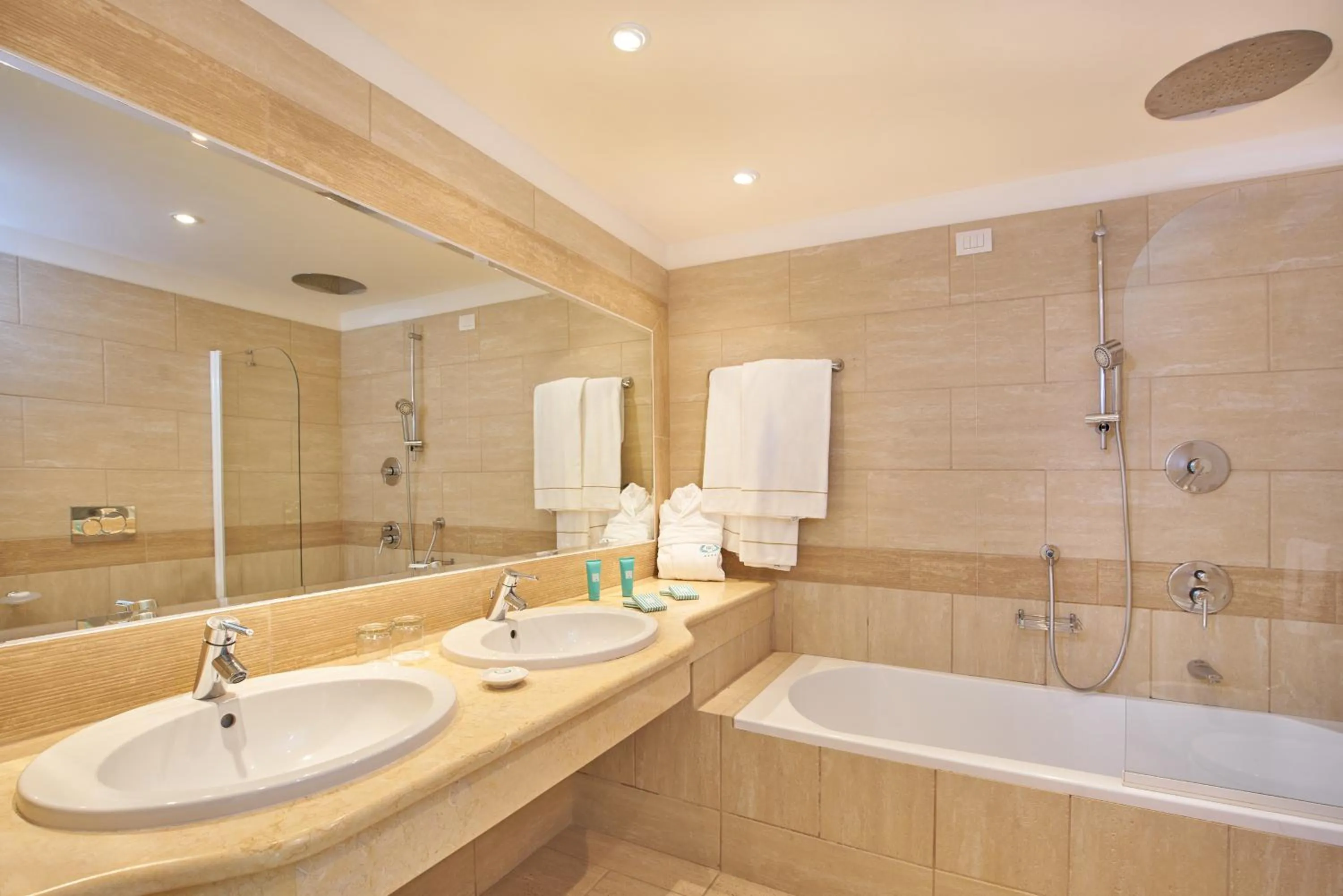 Bathroom in Hotel Del Golfo