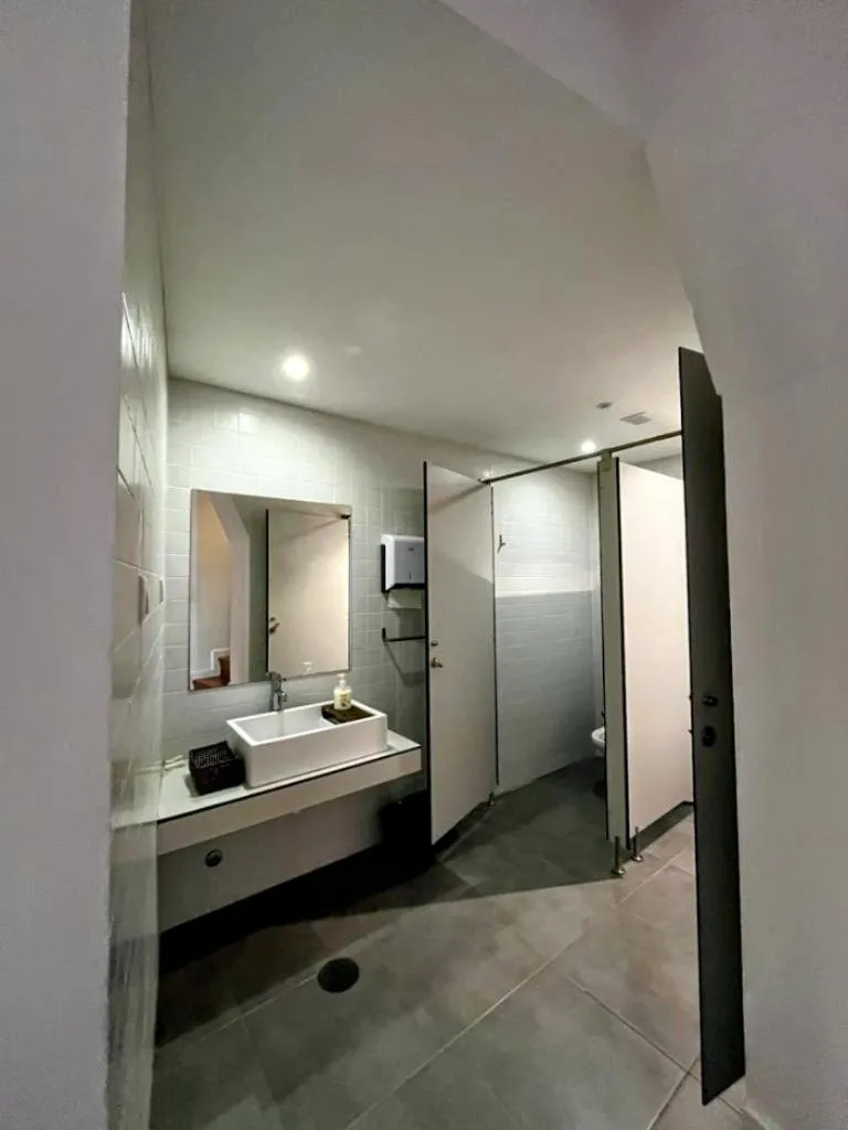 Bathroom in AirPorto Hostel