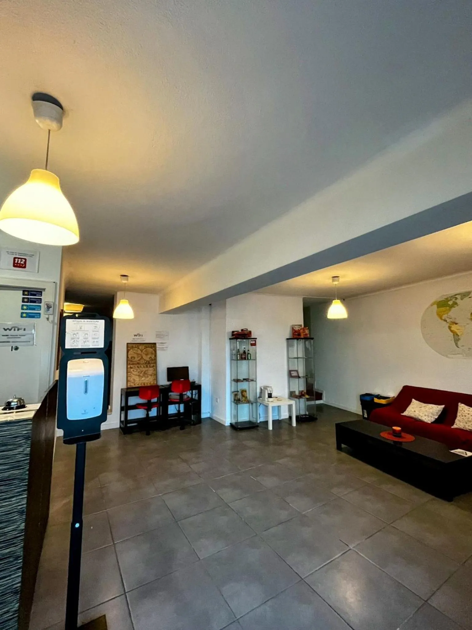 Lobby or reception in AirPorto Hostel