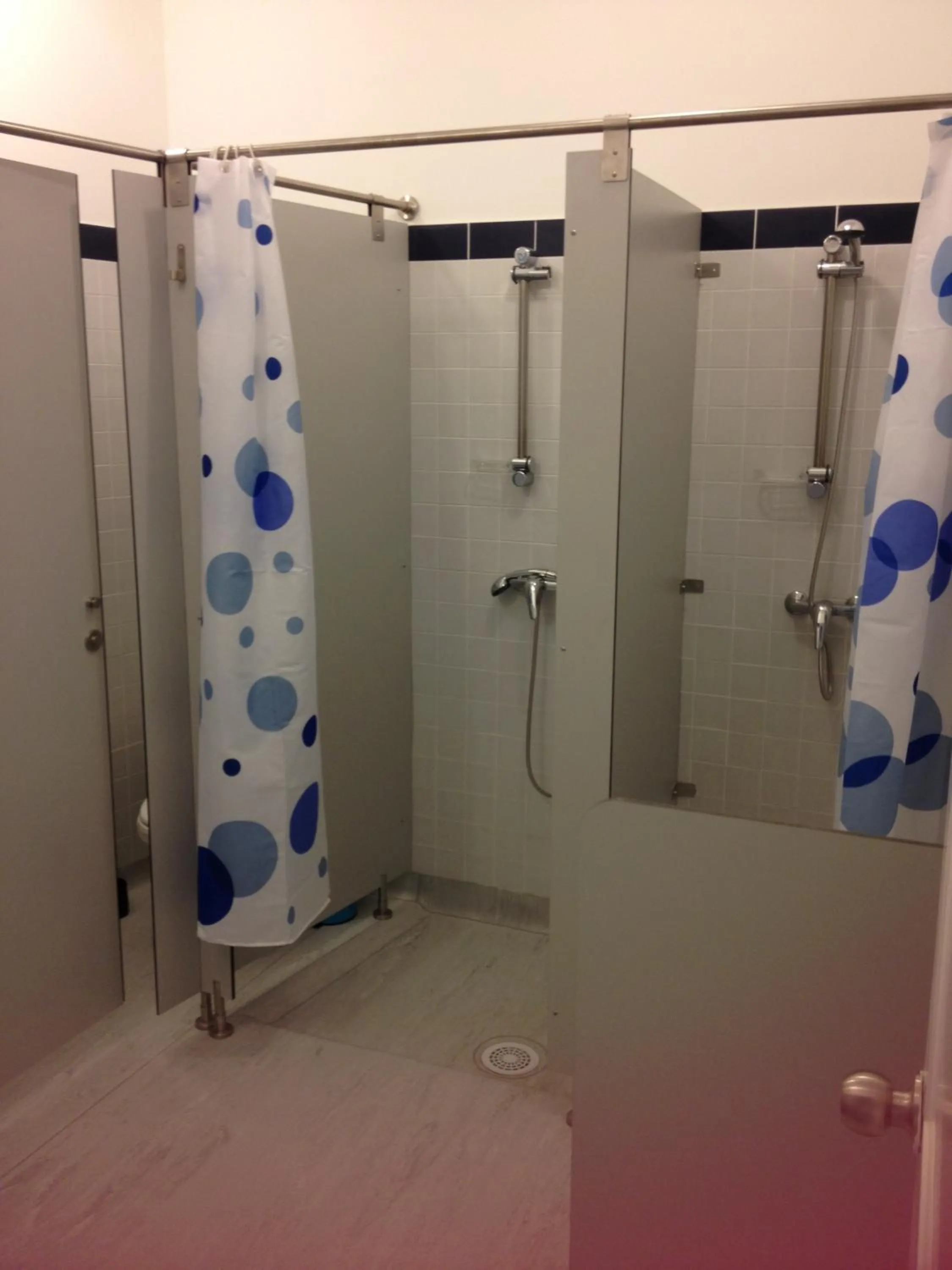 Bathroom in AirPorto Hostel