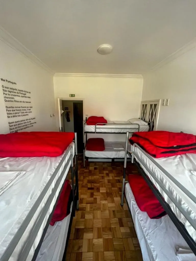 Bedroom, Bed in AirPorto Hostel