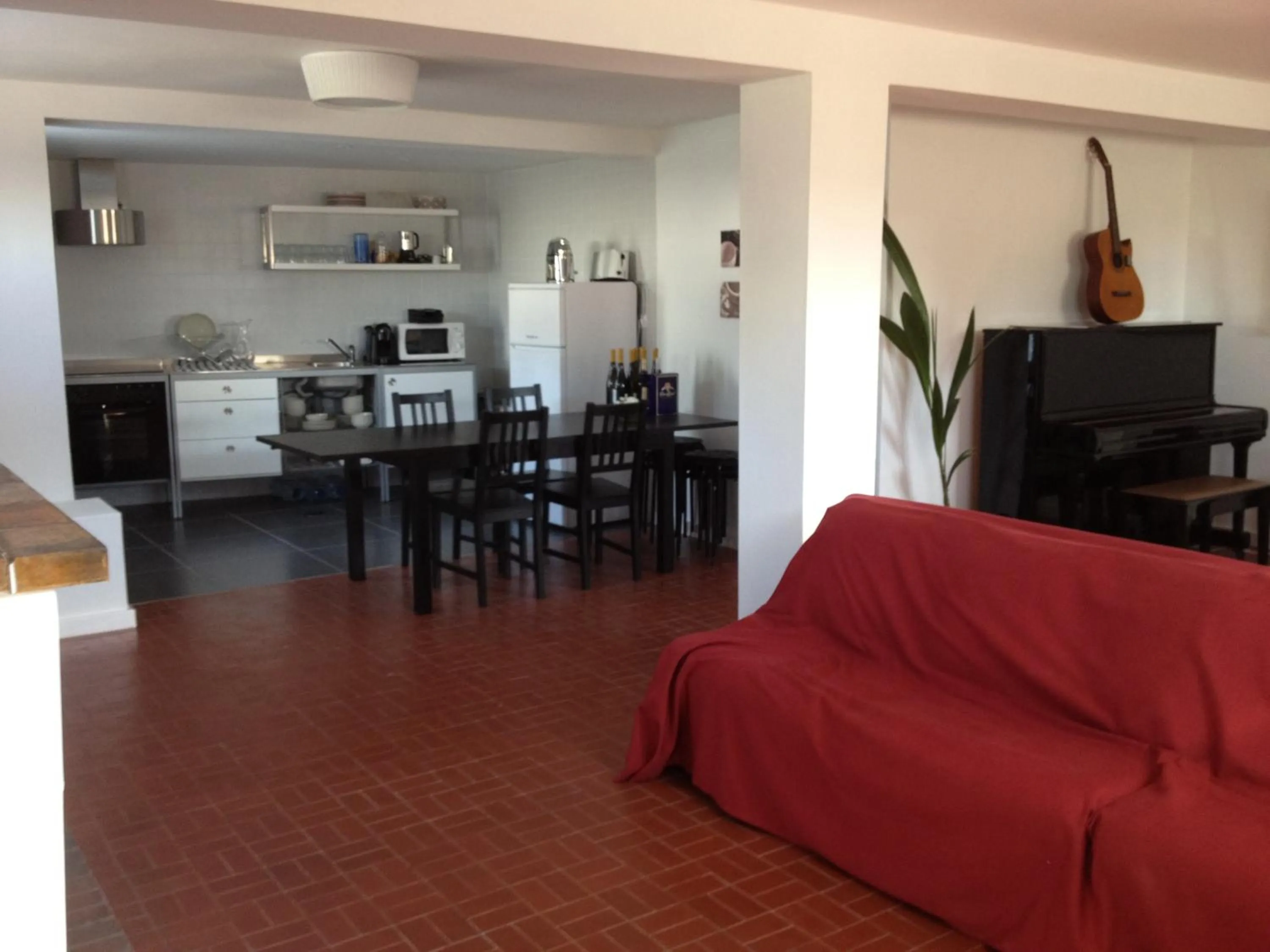 Kitchen or kitchenette in AirPorto Hostel