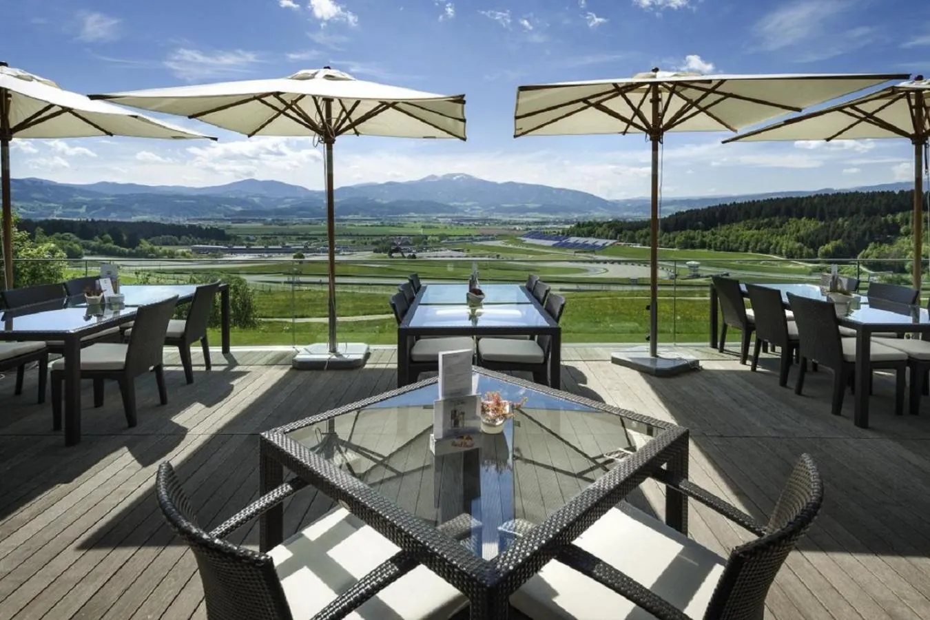 Restaurant/places to eat in WIEDERERÖFFNUNG - TAUROA Schönberghof Spielberg