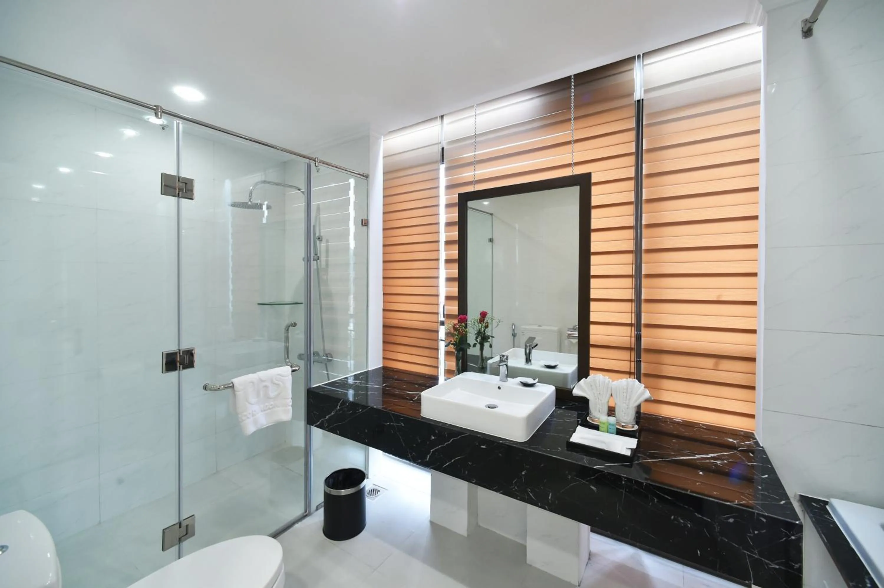 Garco Dragon Hotel 2