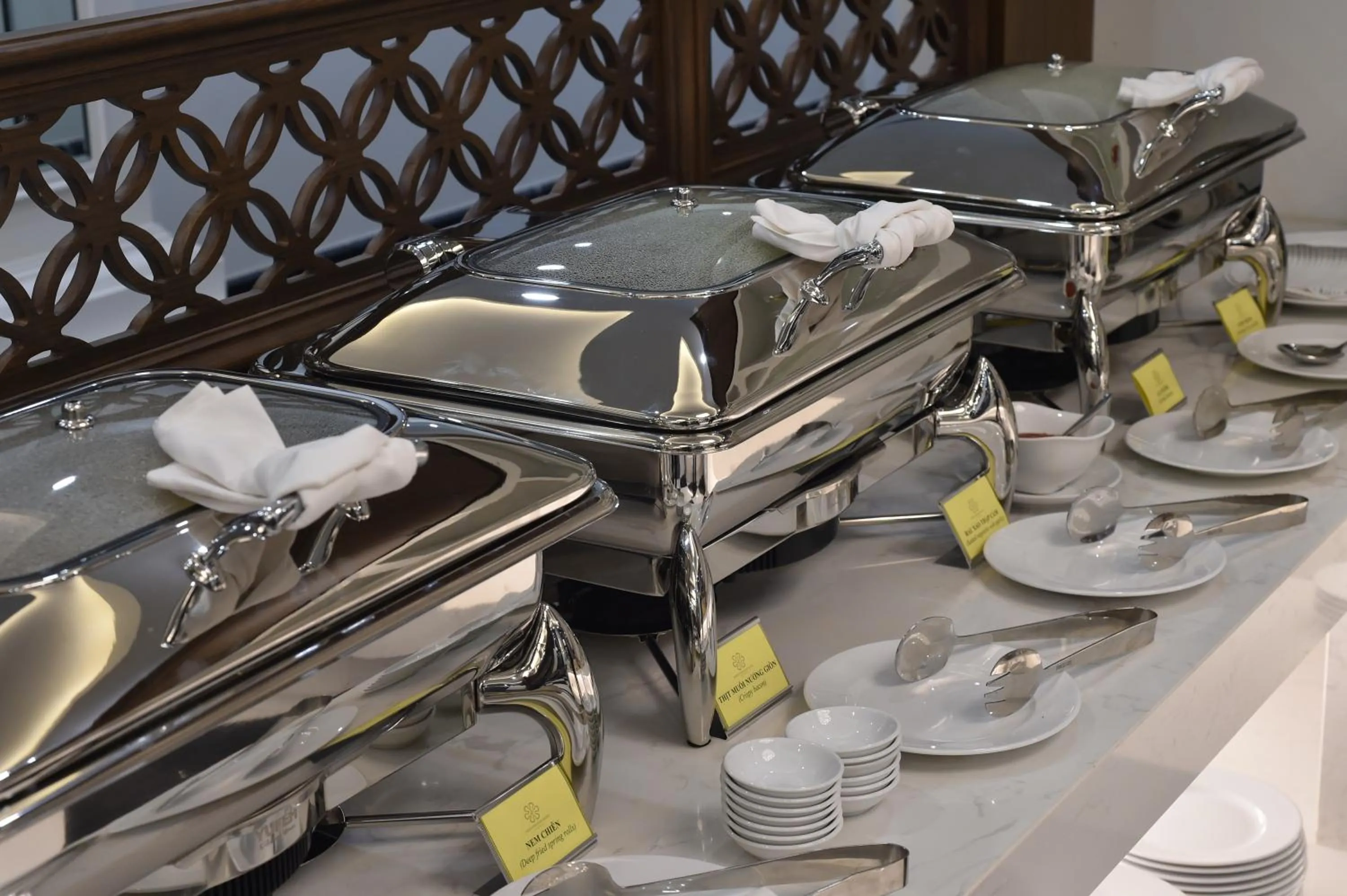 Restaurant/places to eat in Garco Dragon Hotel 2