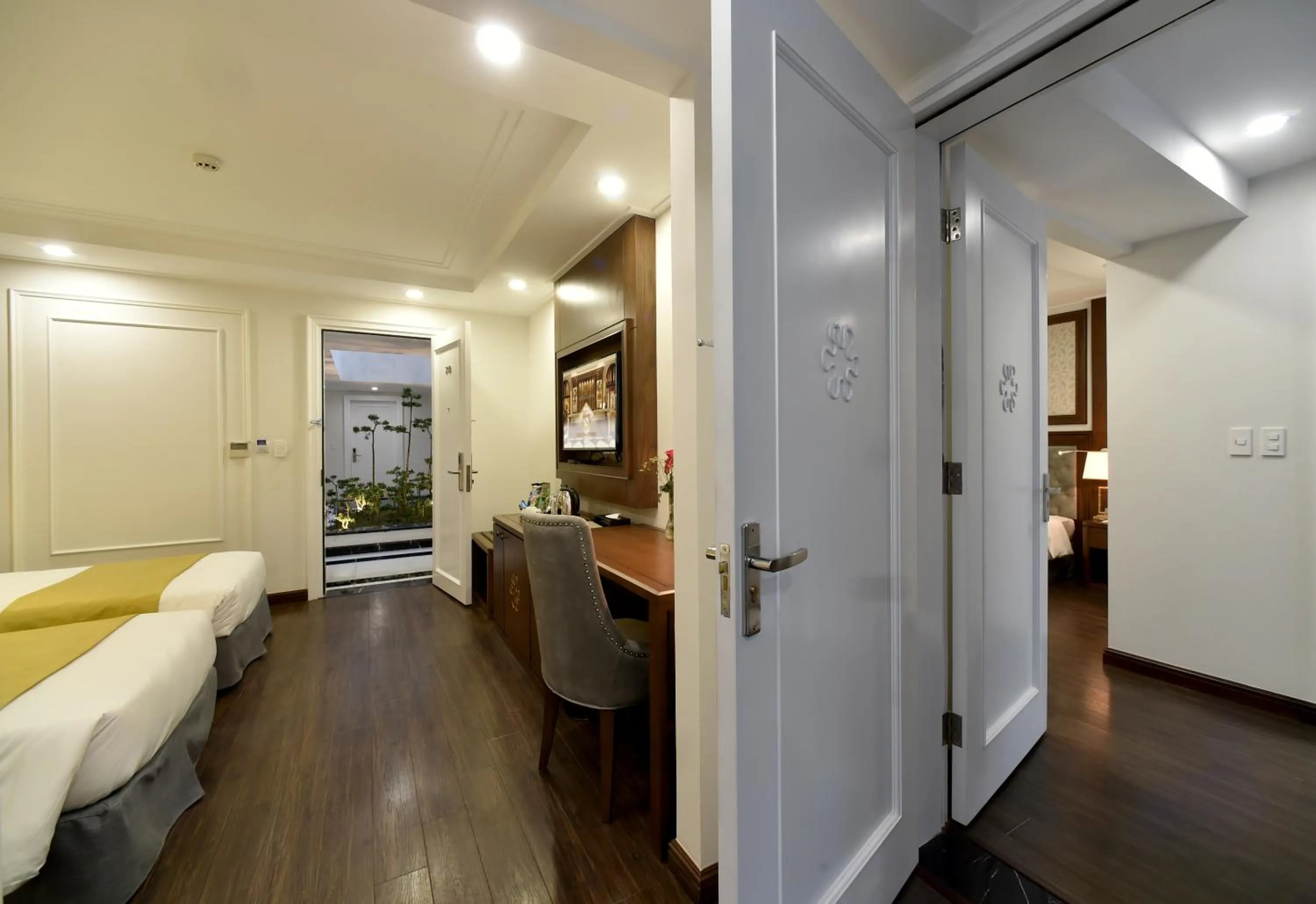 Bed in Garco Dragon Hotel 2