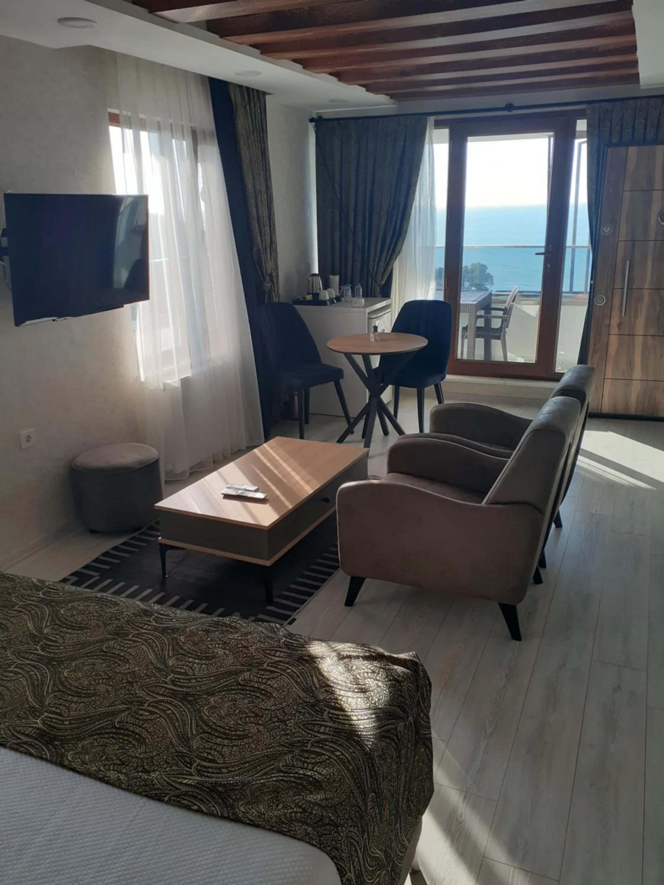 Bed in AKCAKOCA EFTELYA OTEl