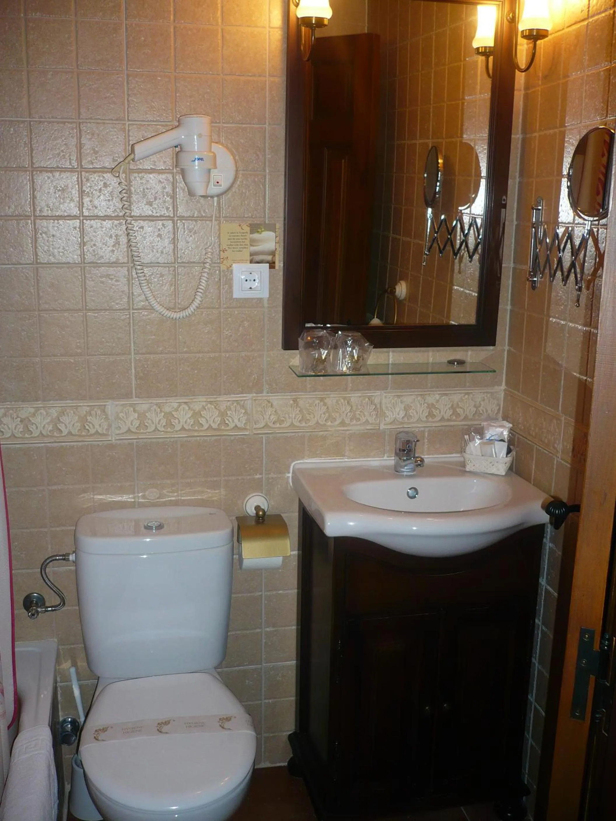 Toilet in Hostal Rural Moratín