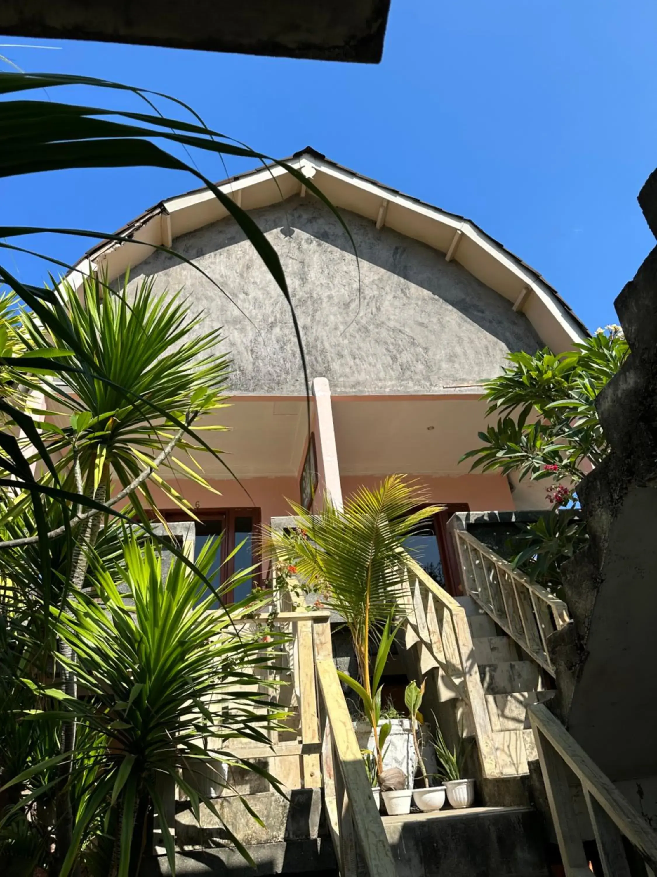 Property Building in James Bungalow Near Gili Trawangan Harbour RedPartner Property Building in James Bungalow Near Gili Trawangan Harbour RedPartner