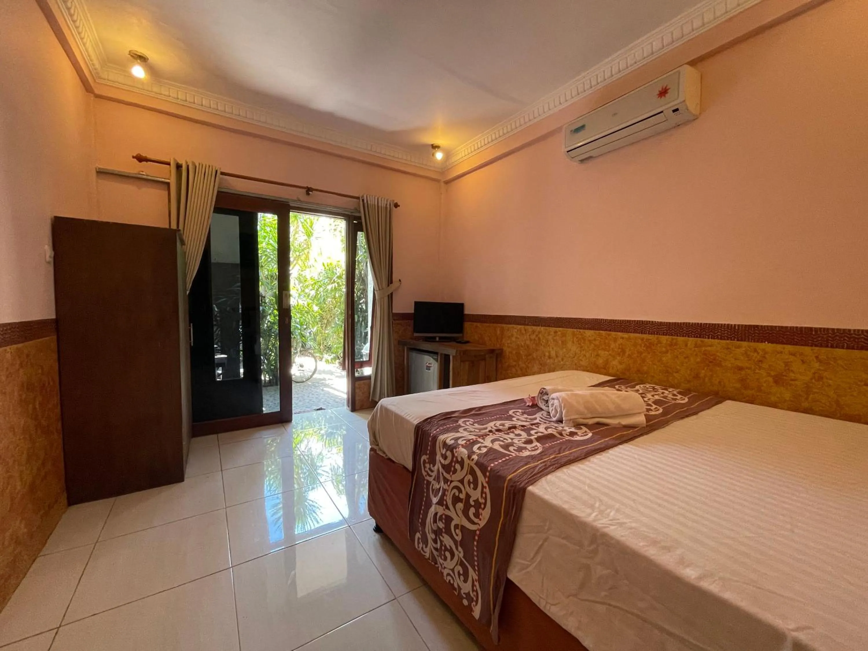 Bed in James Bungalow