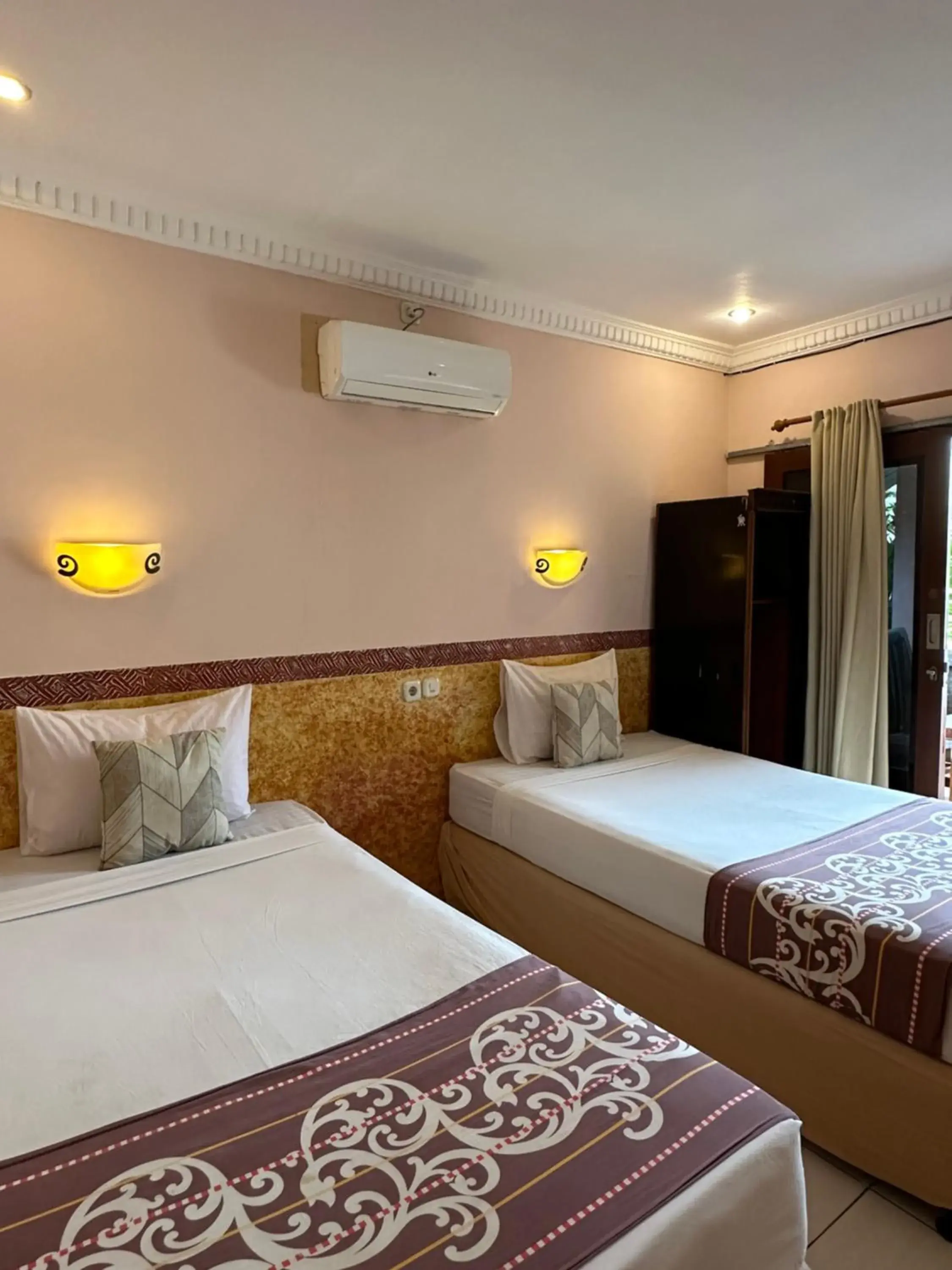 Standard Twin Room in James Bungalow Standard Twin Room in James Bungalow