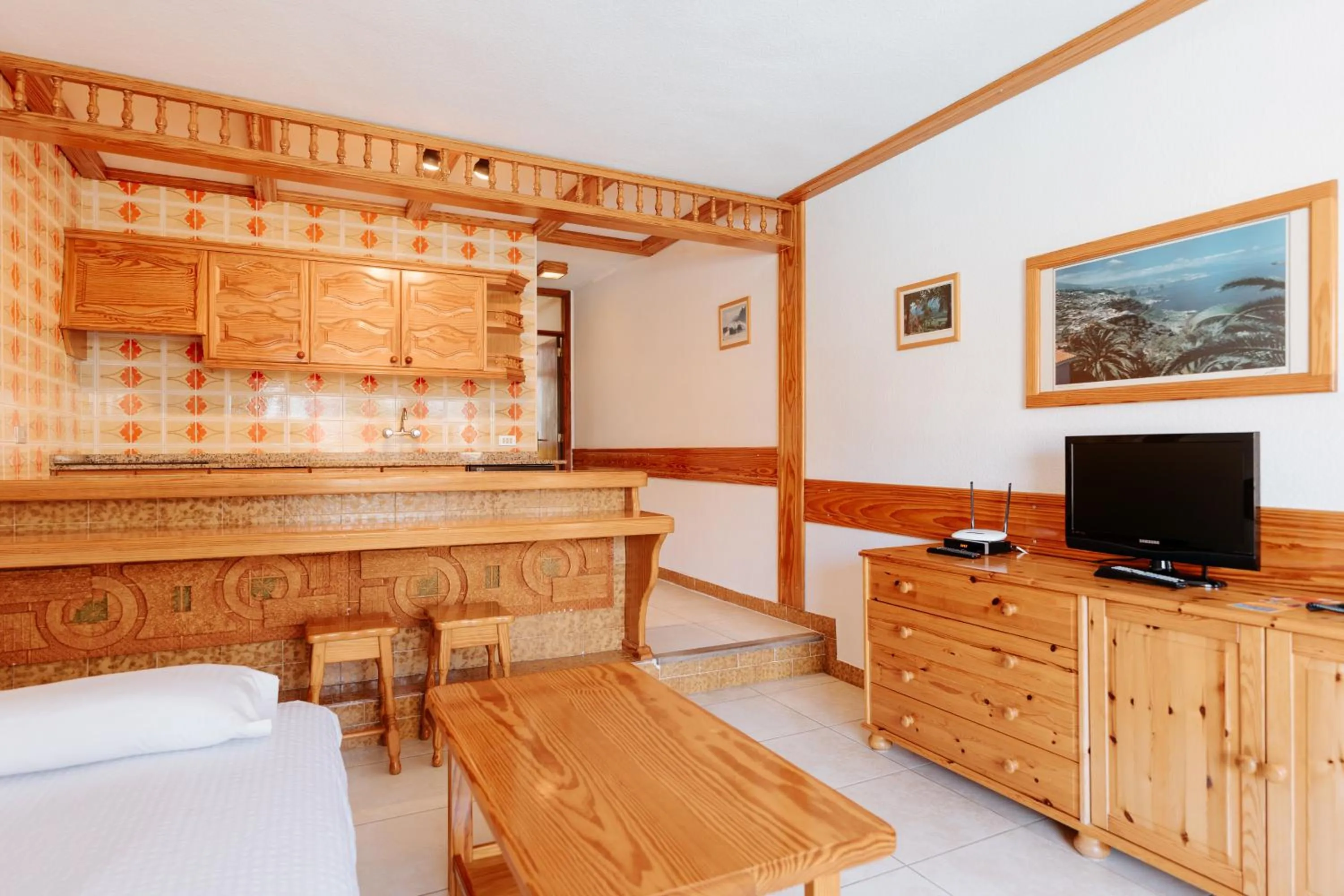 Living room, TV/Entertainment Center in Atlantis Park Resort