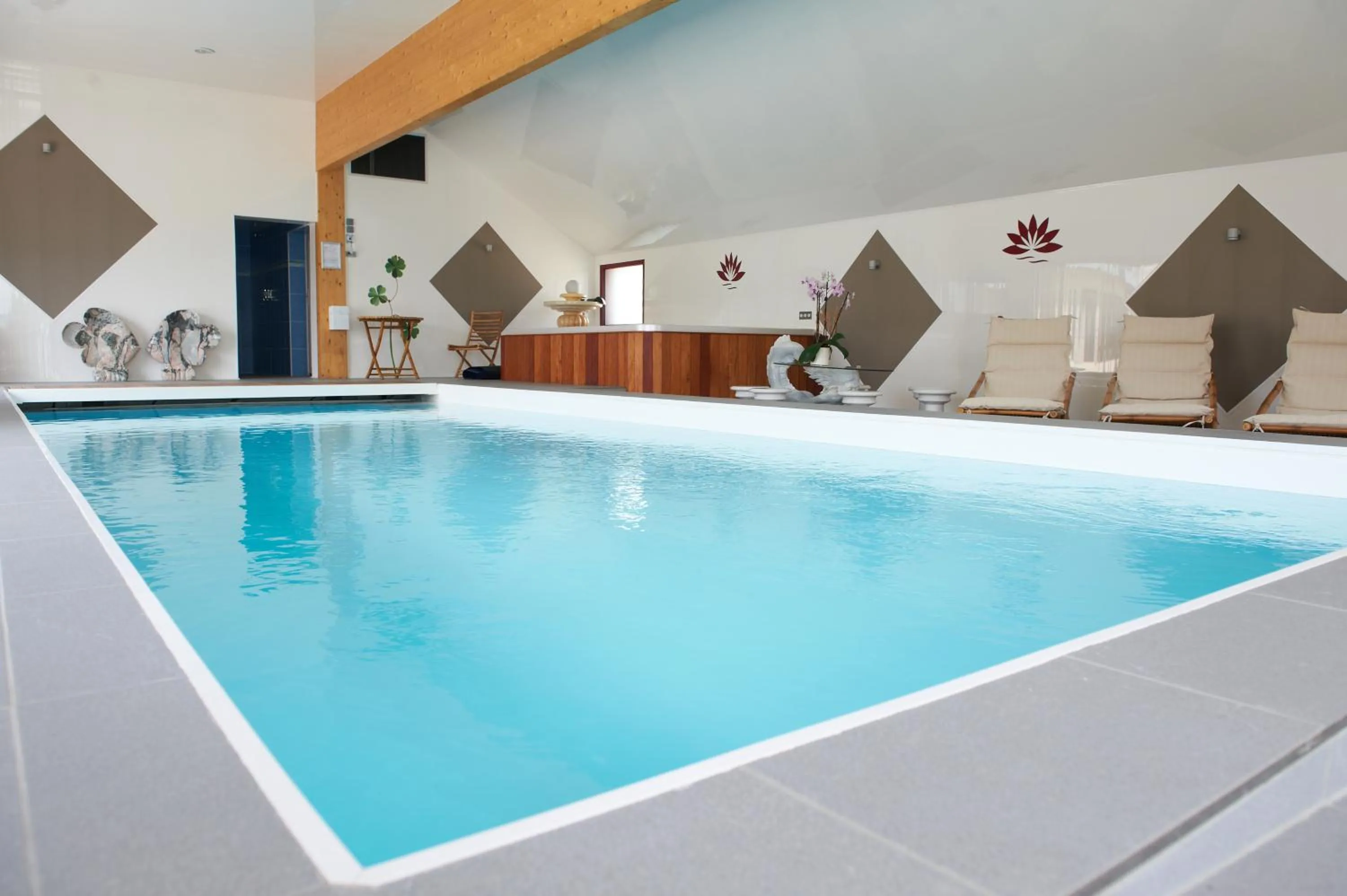 Swimming pool in Domaine de Kerzuat