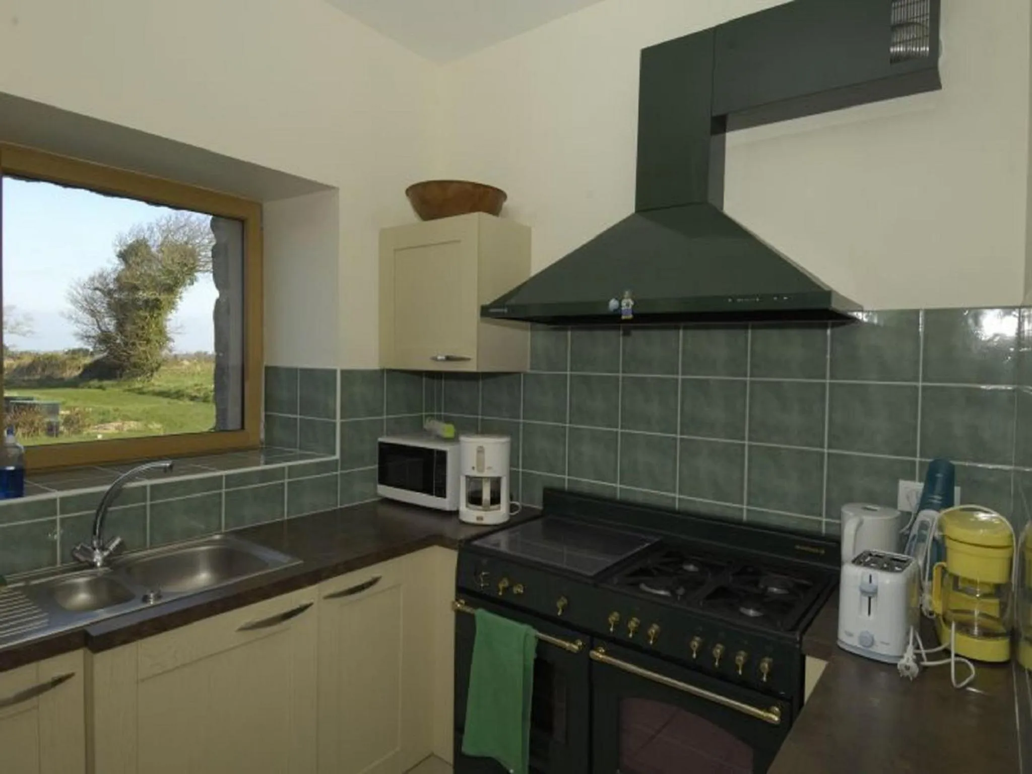 Kitchen or kitchenette in Domaine de Kerzuat