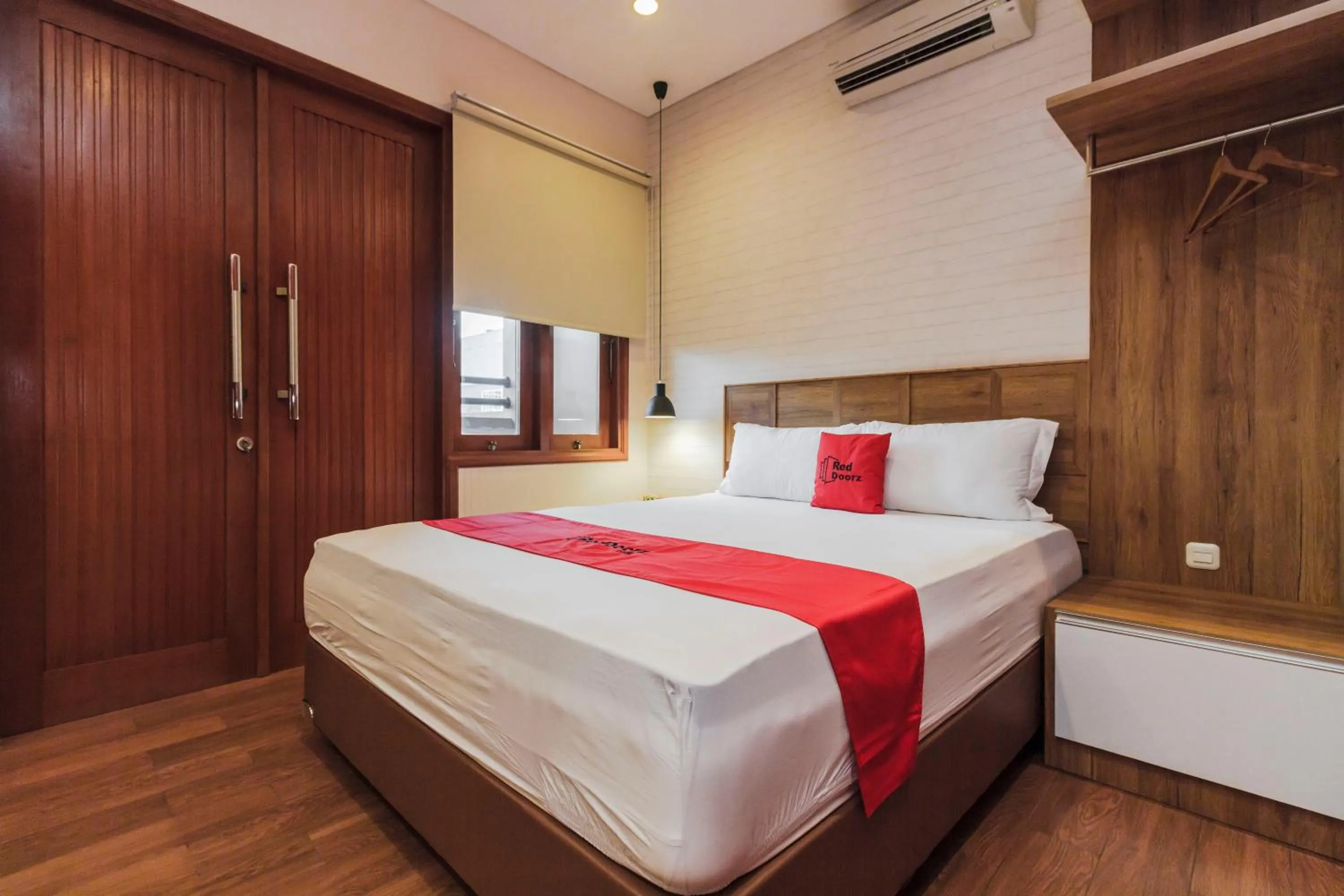 Bedroom, Bed in RedDoorz Plus @ CBD Bintaro