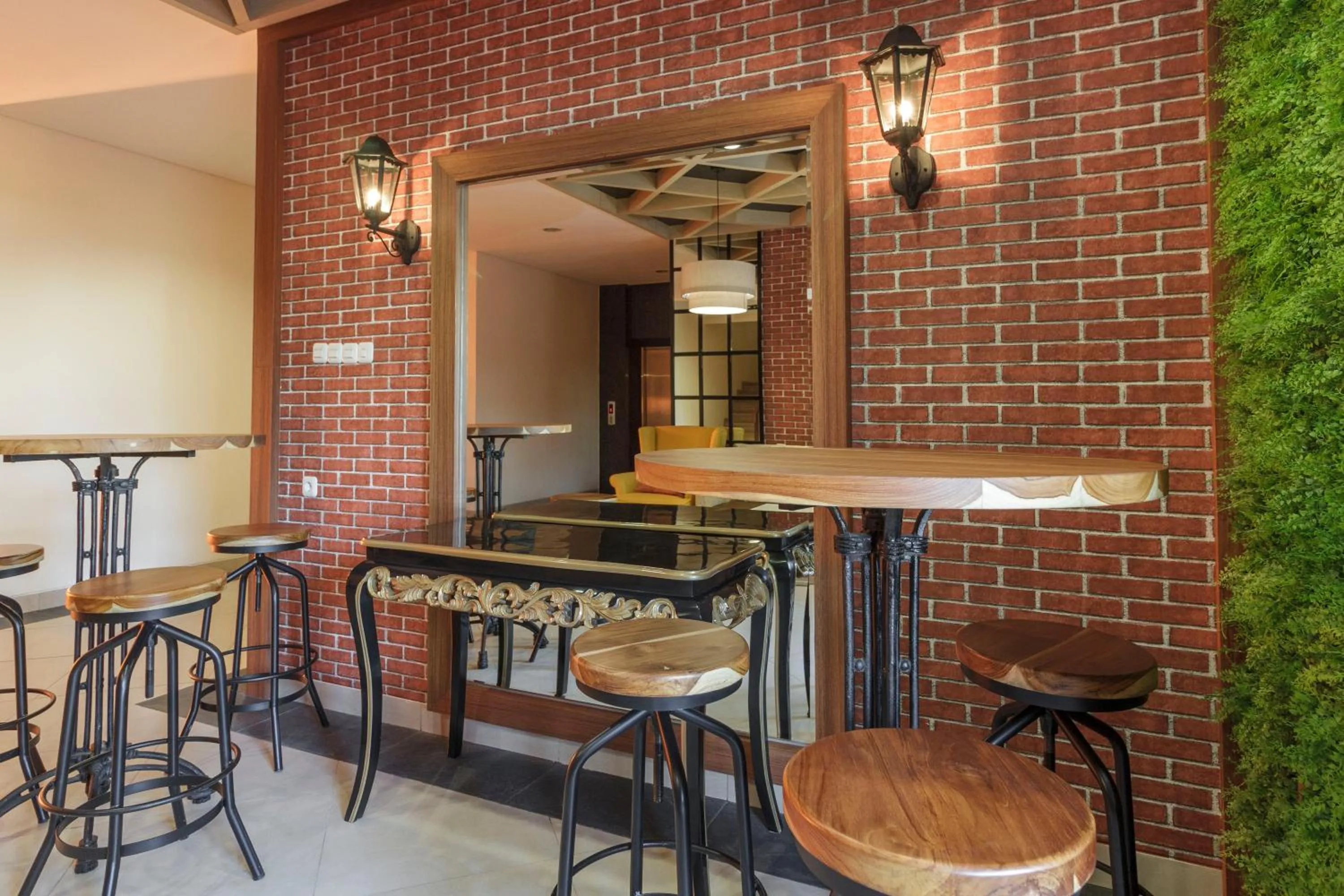 Lobby or reception in RedDoorz Plus @ CBD Bintaro