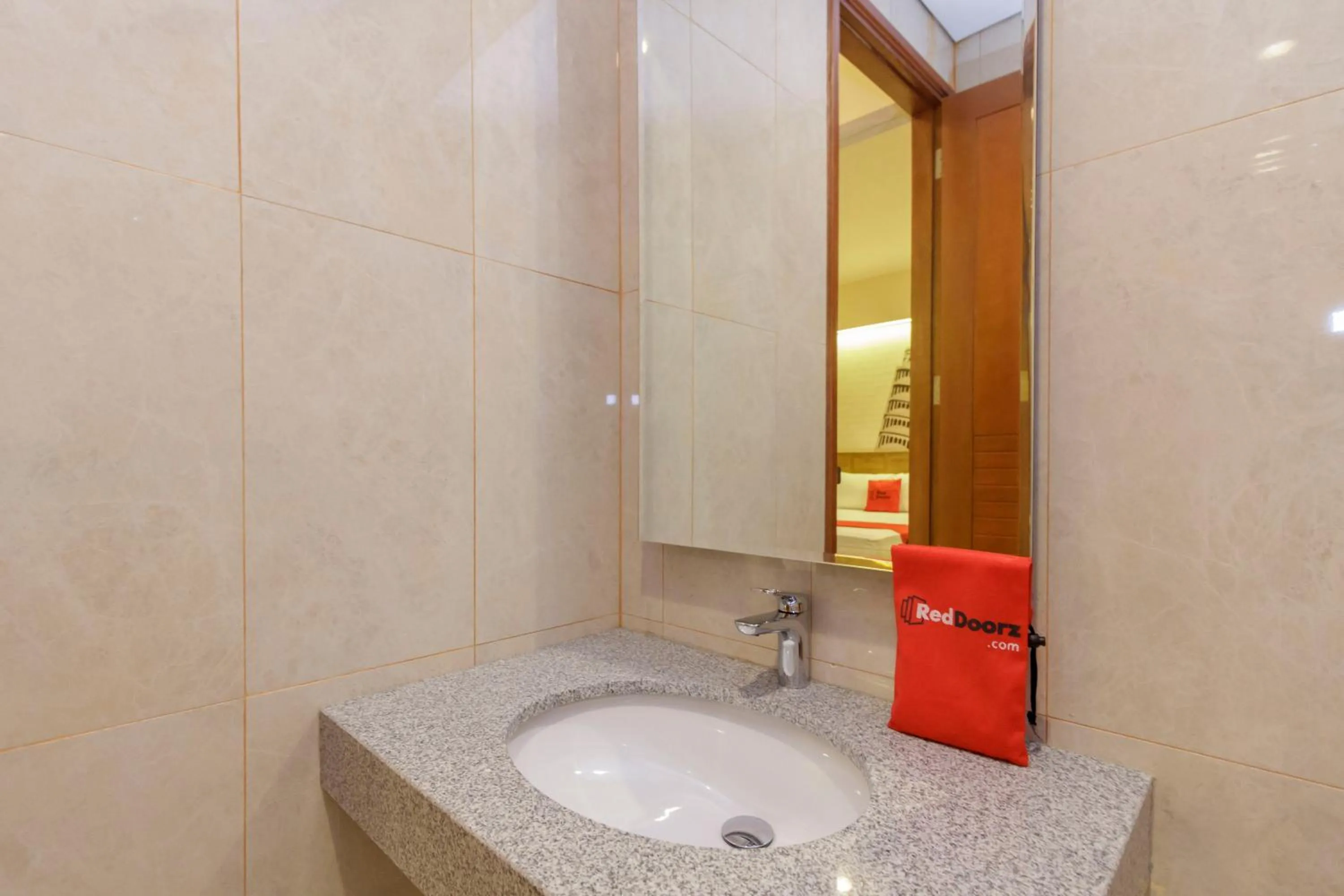 Bathroom in RedDoorz Plus @ CBD Bintaro