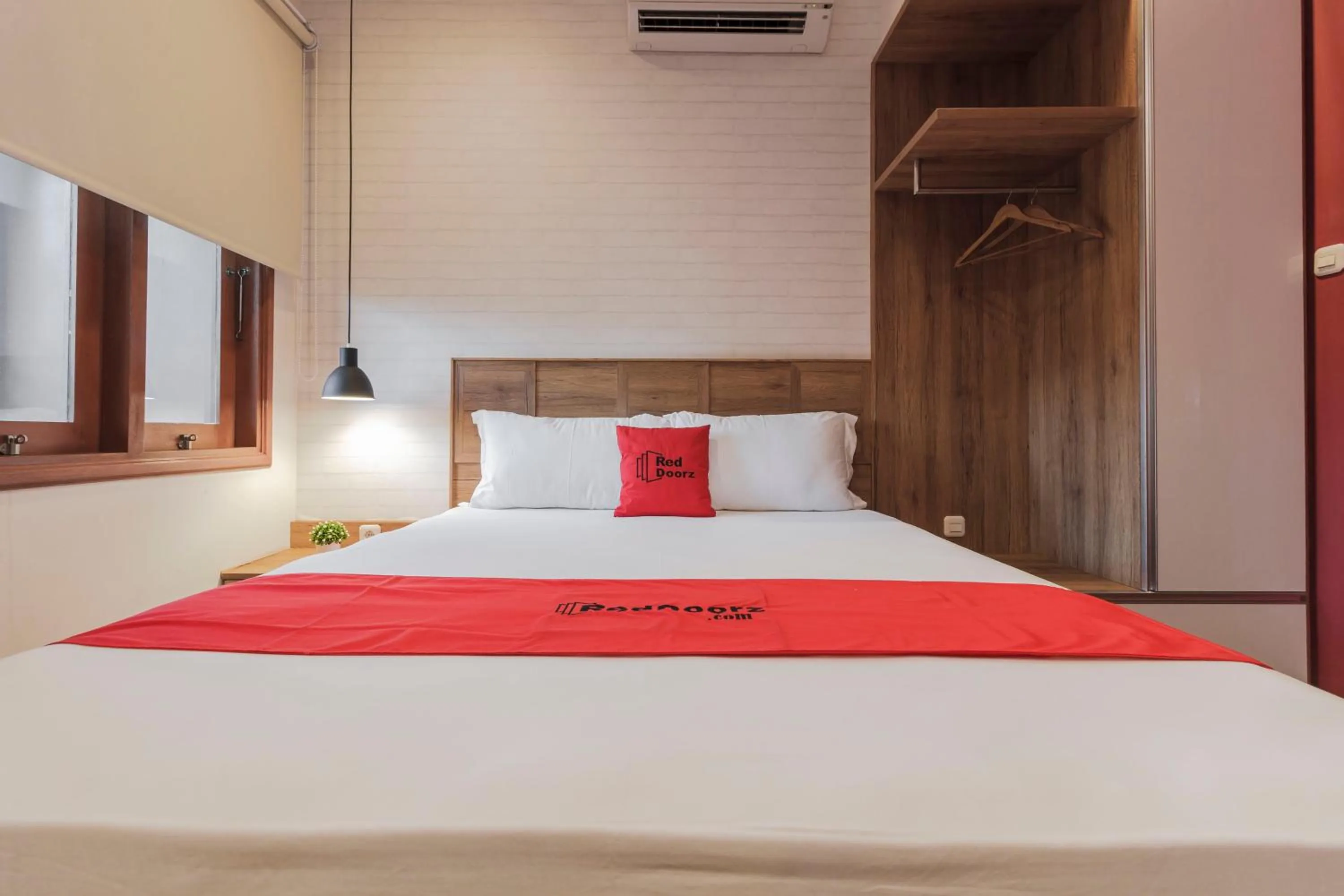 Bedroom, Bed in RedDoorz Plus @ CBD Bintaro