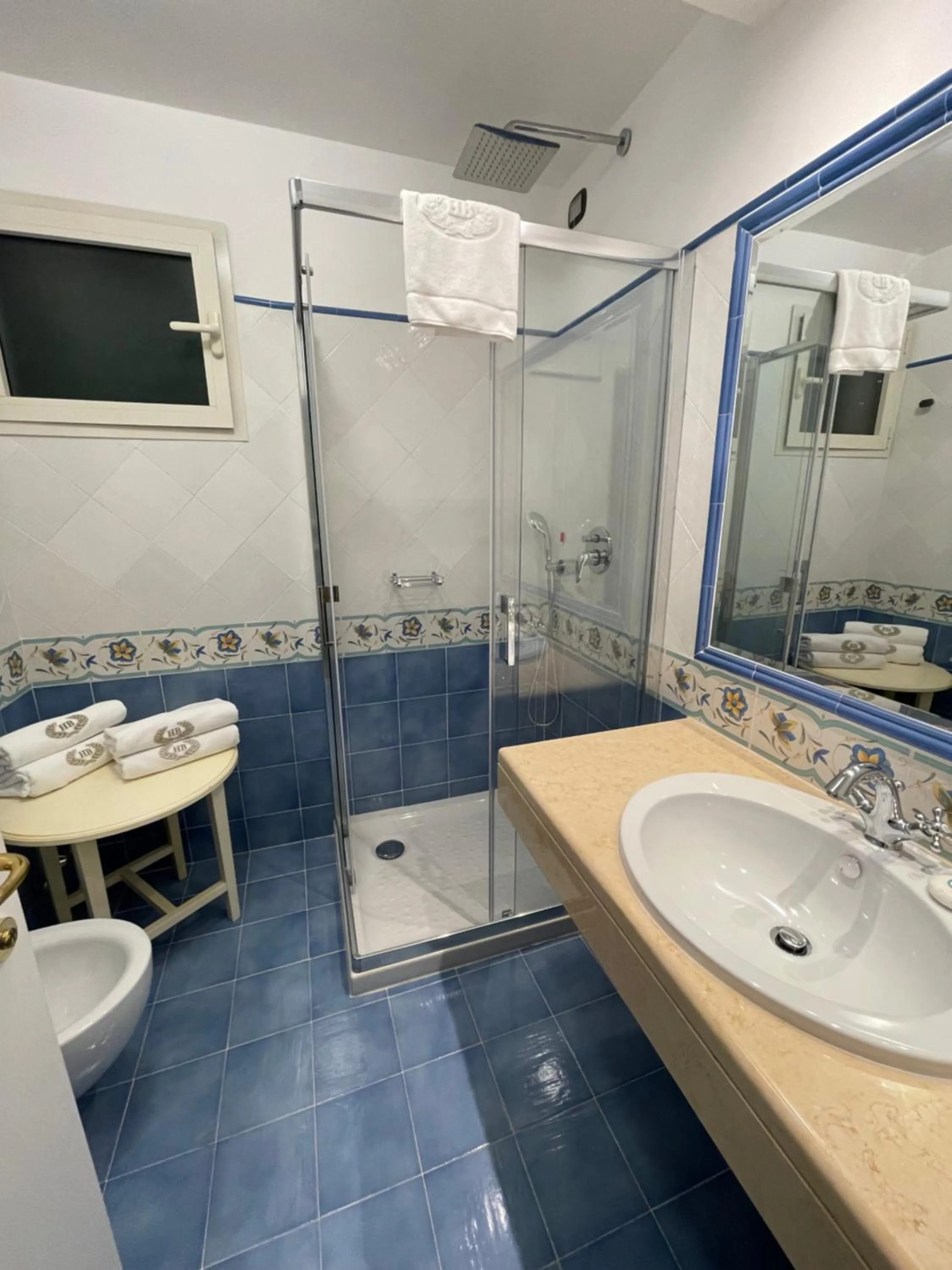 Shower in Hotel Hermitage