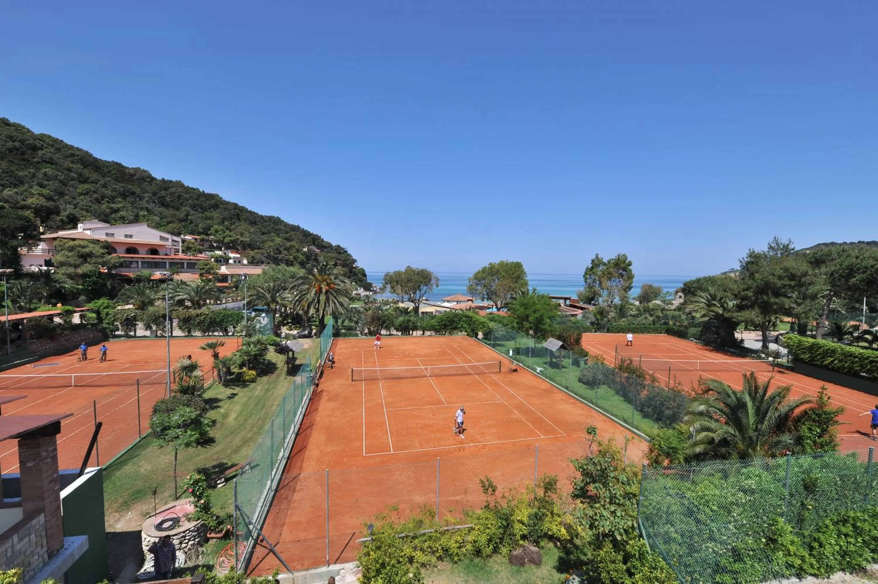 Tennis court in Hotel Hermitage