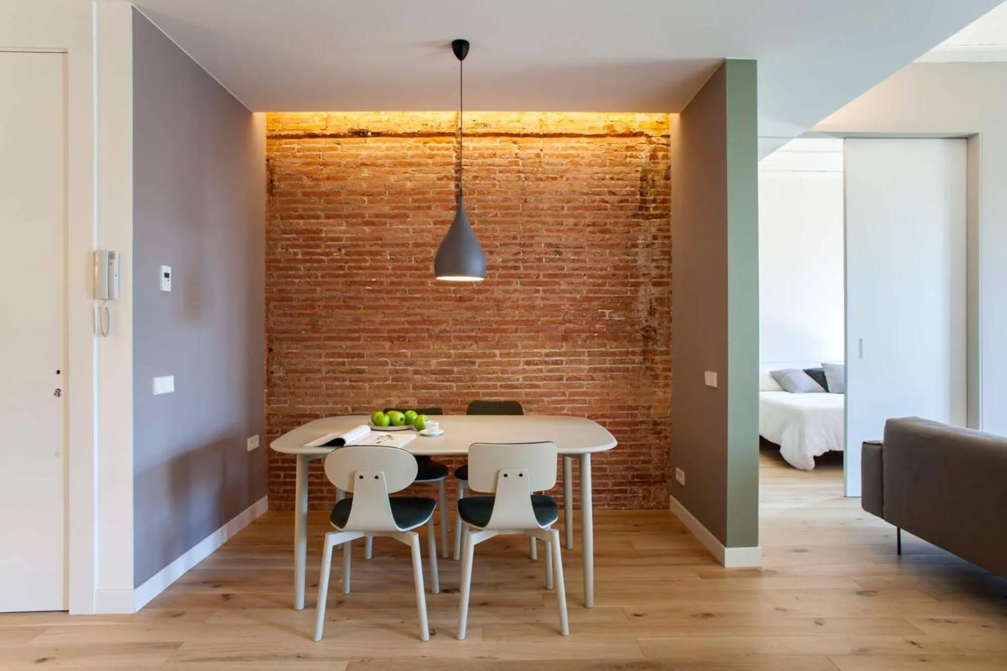 DestinationBCN Universitat Apartments