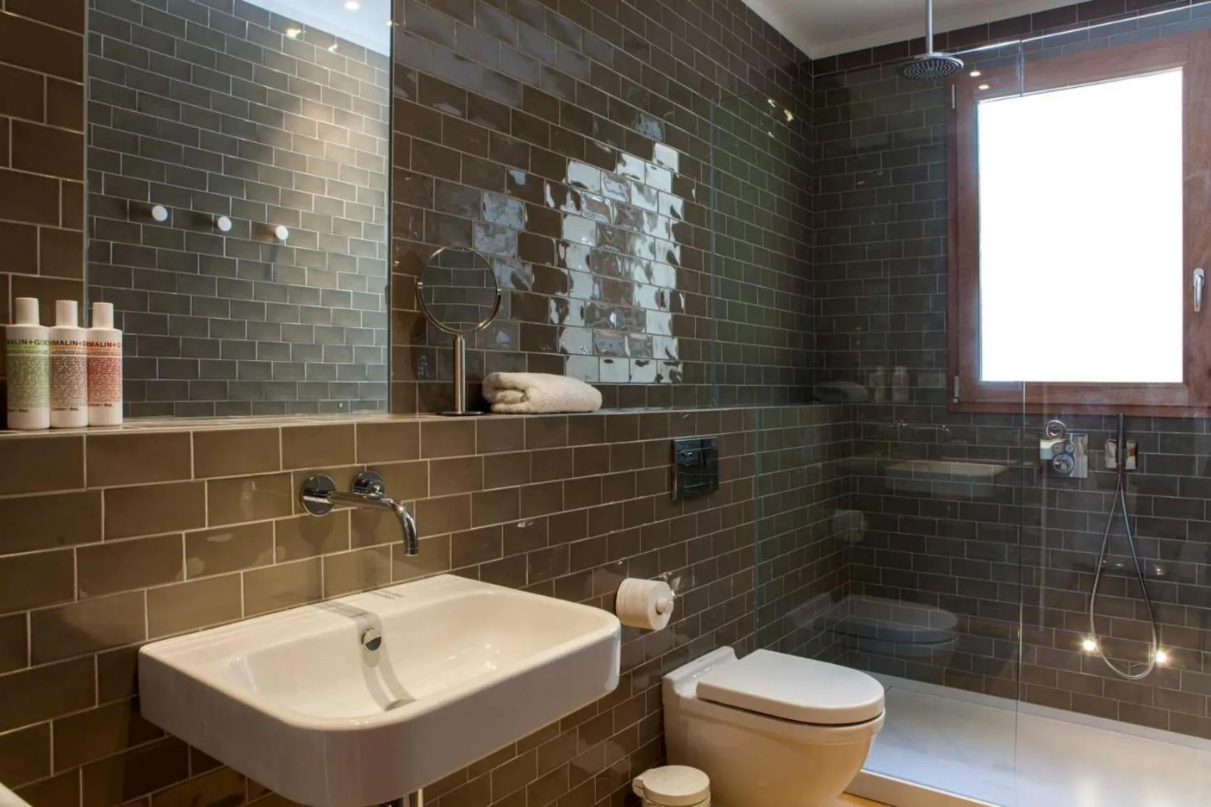 Bathroom in DestinationBCN Universitat Apartments