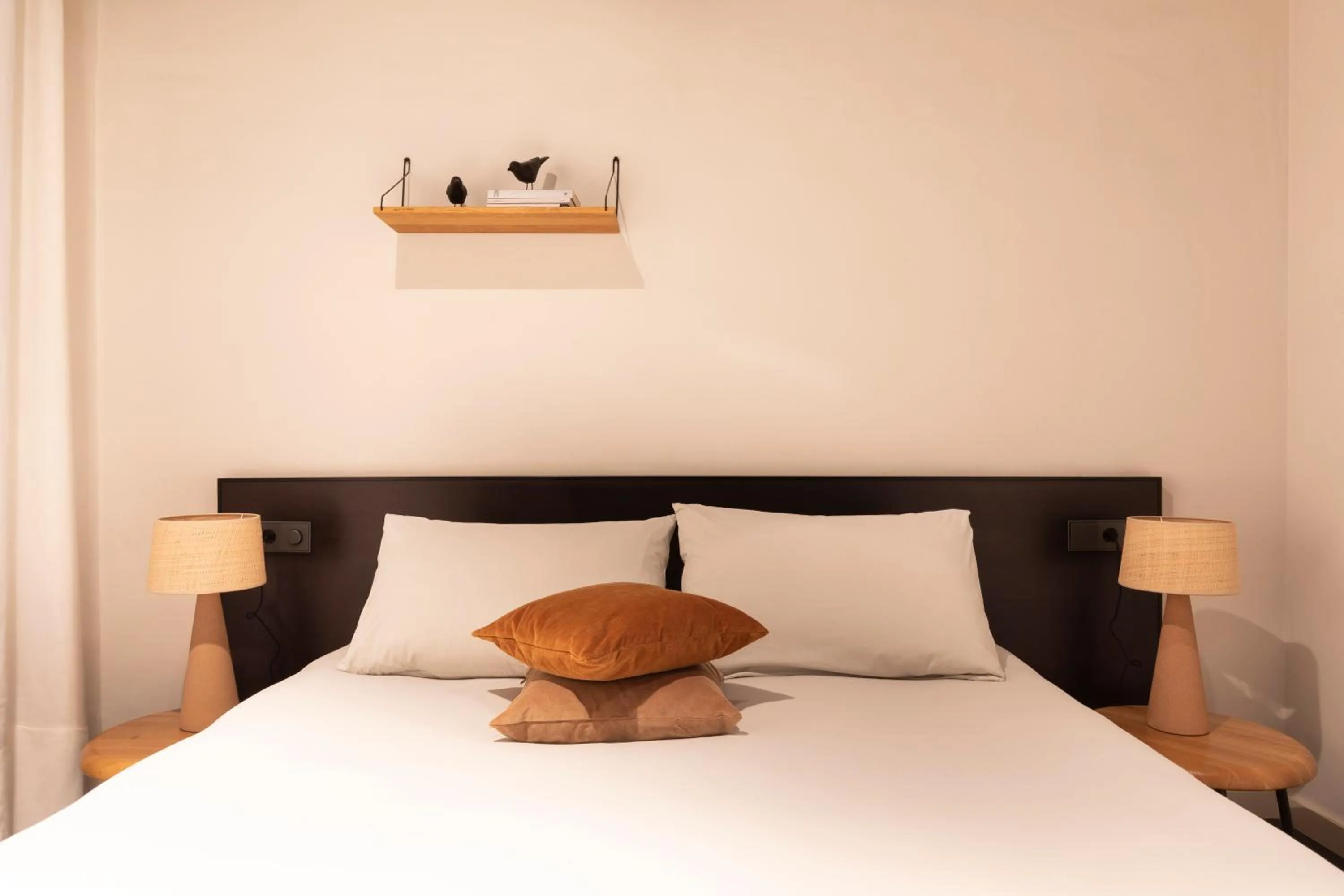 Bed in DestinationBCN Universitat Apartments