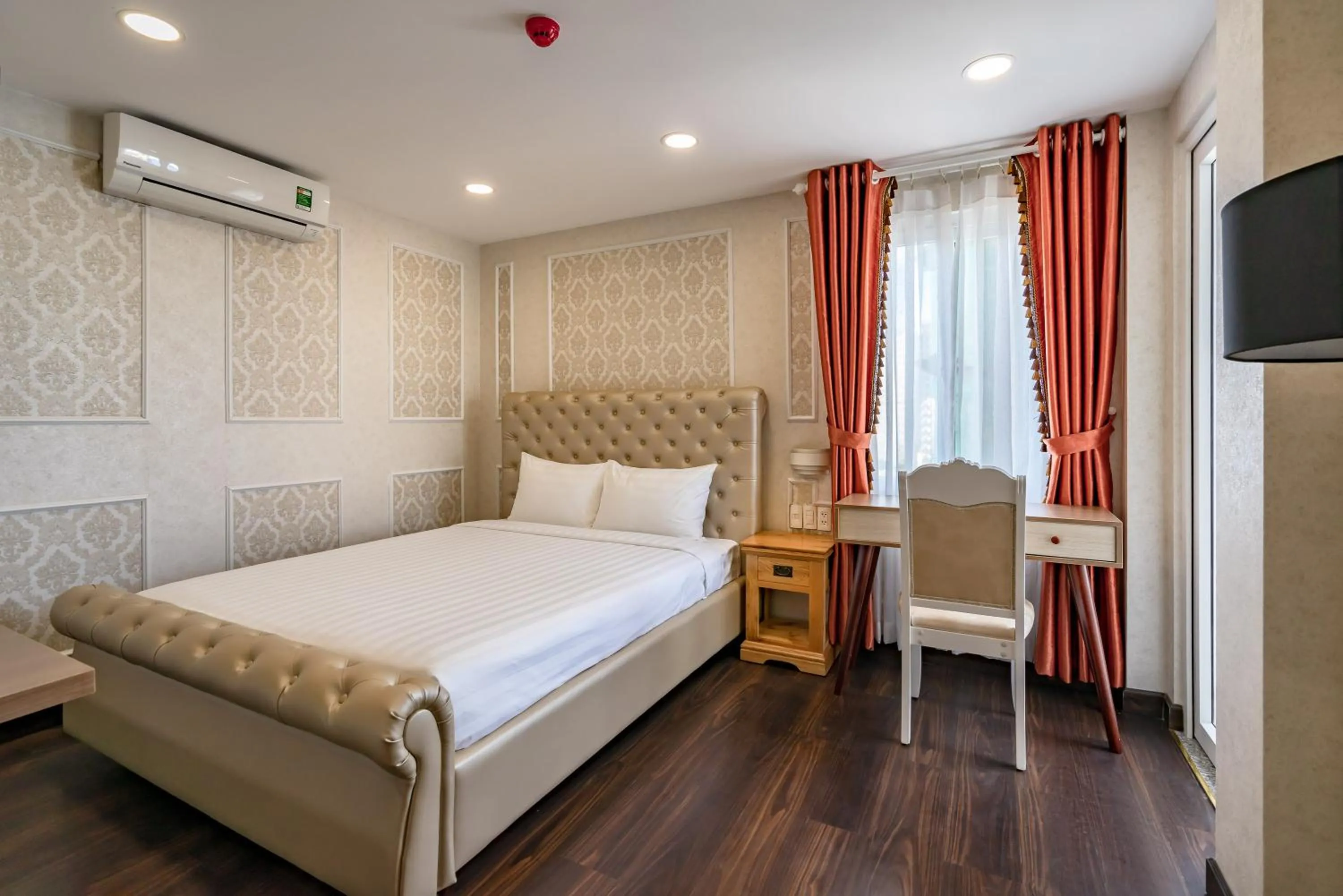 Bed in Emerald Central