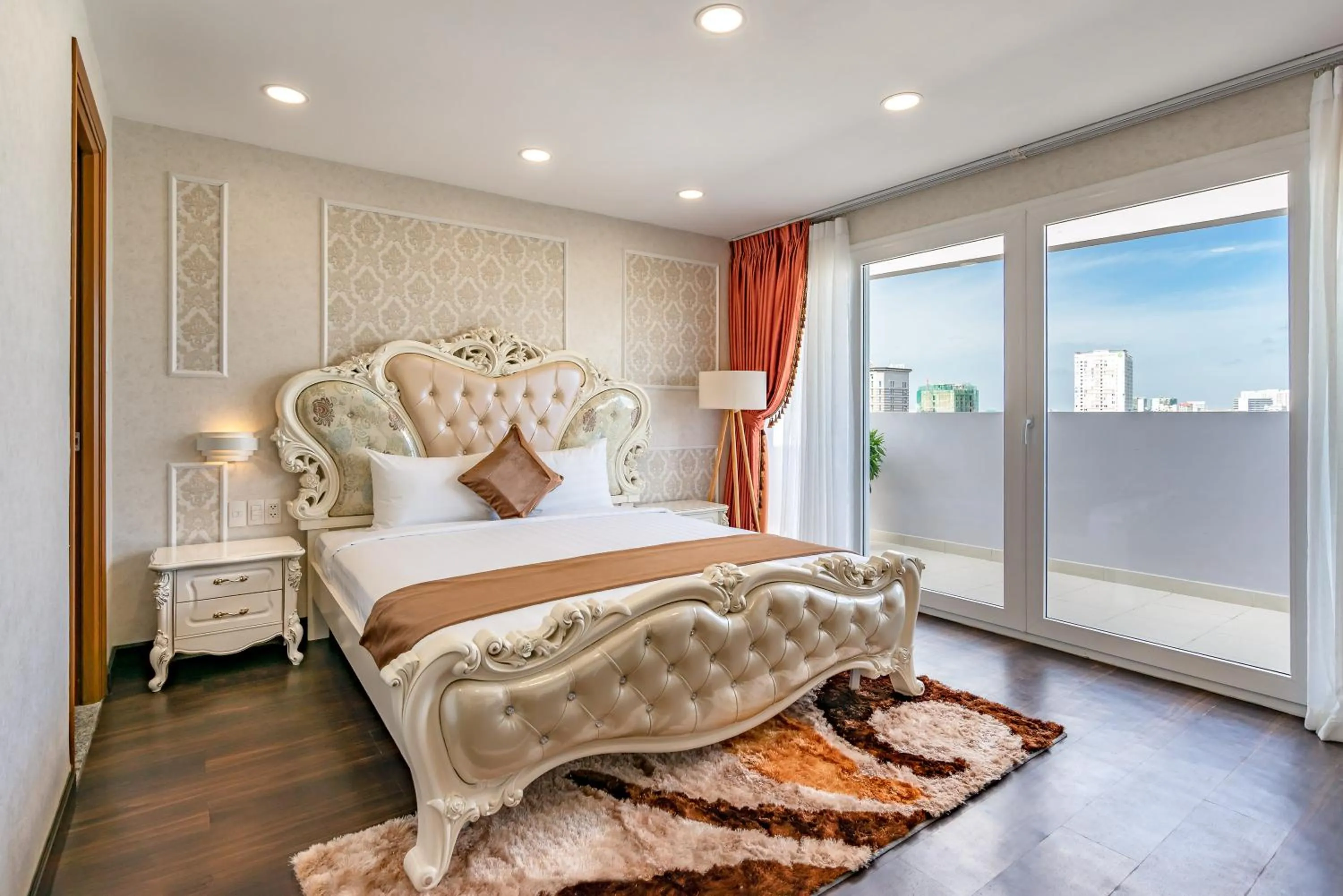 Bed in Emerald Central