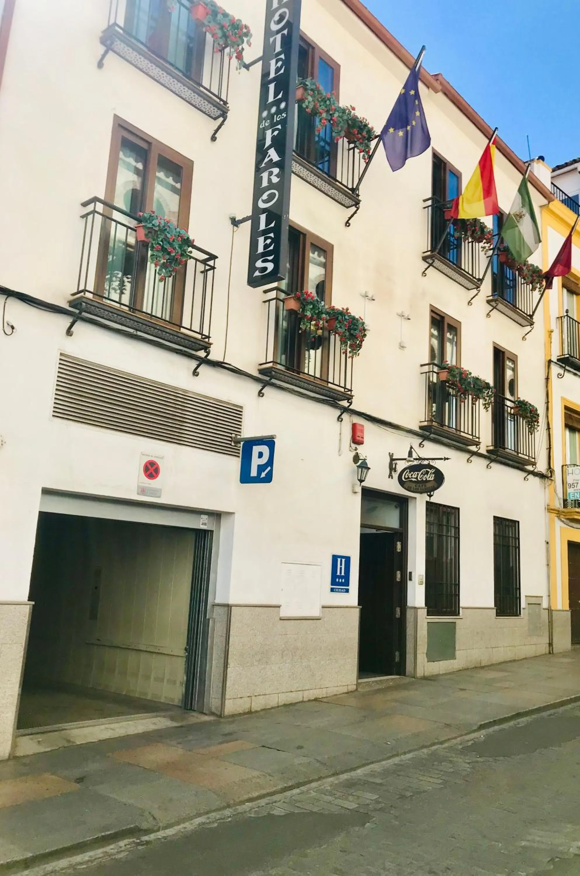 Property building in Hotel de Los Faroles