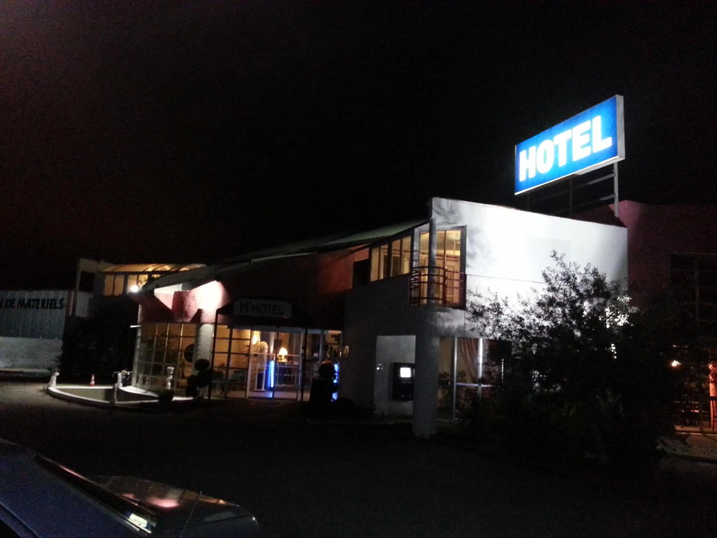 Property building in Hotel La Clé