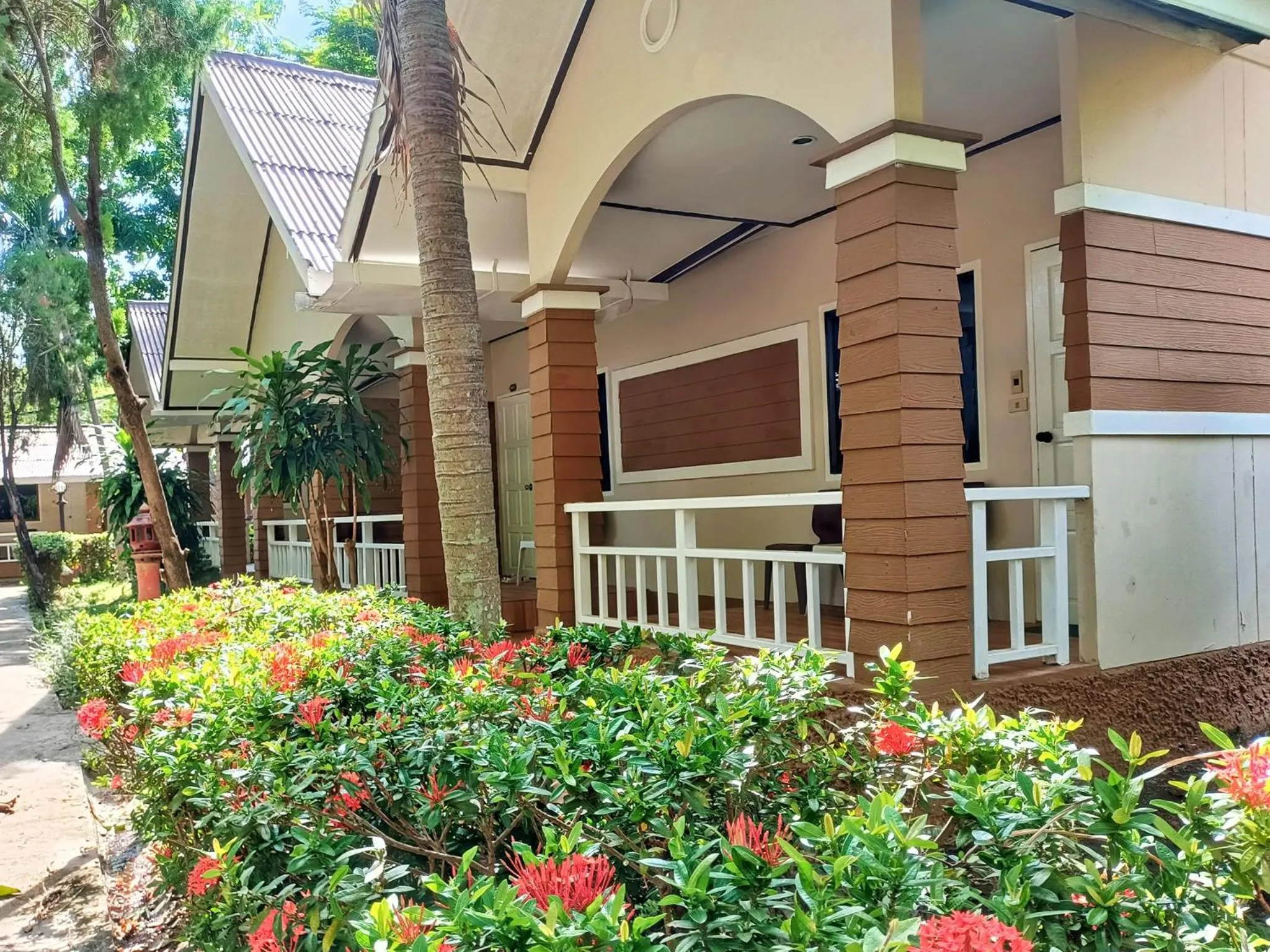 Property building in Malibu Samed Resort