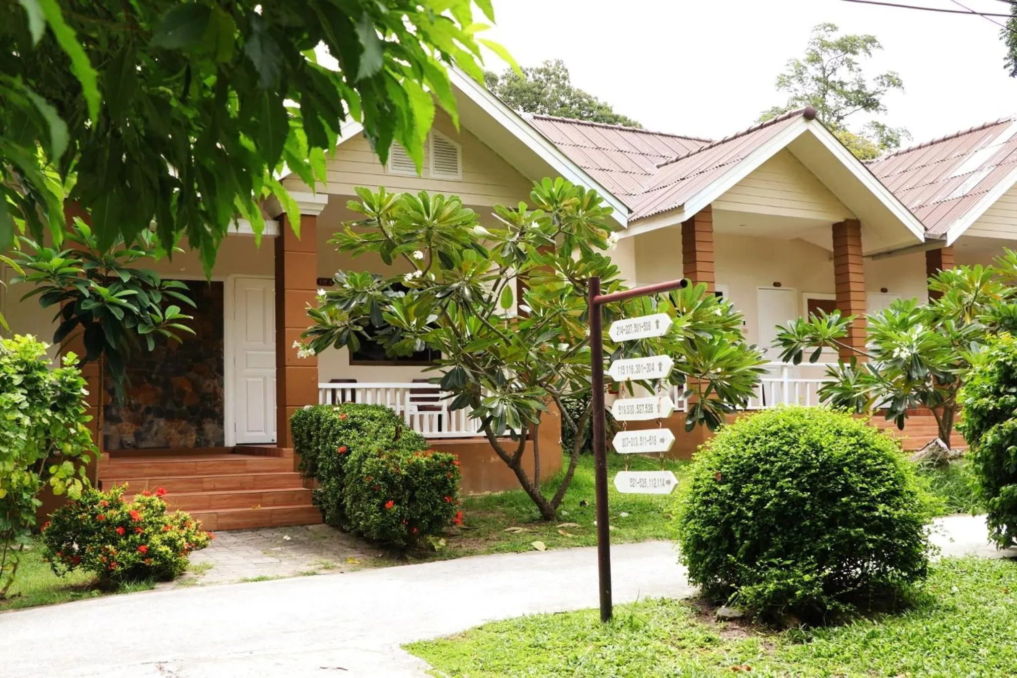 Property building in Malibu Samed Resort