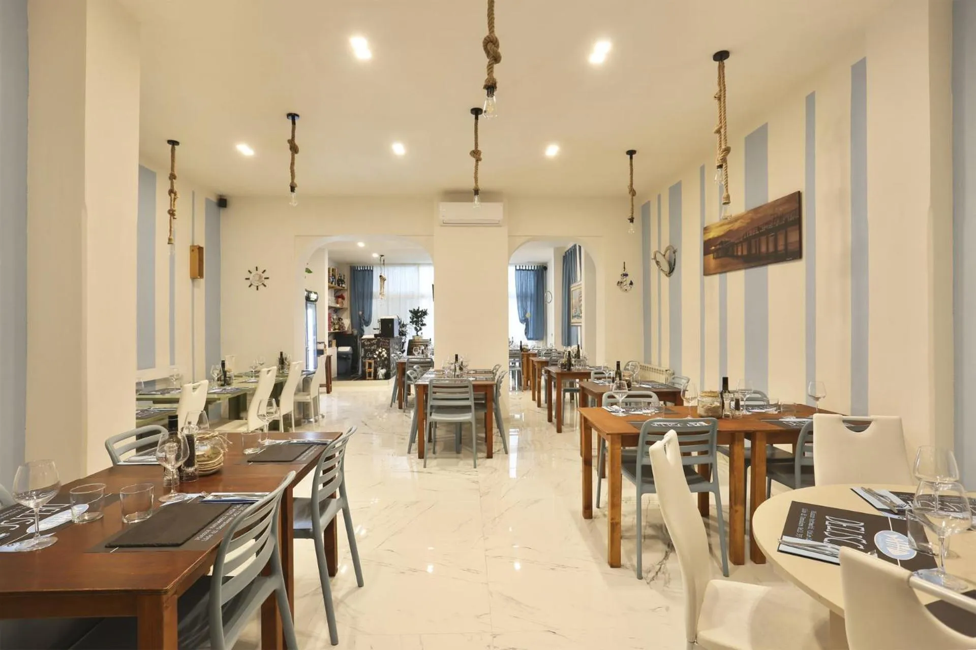 TV and multimedia in Hotel Nuovo Tirreno