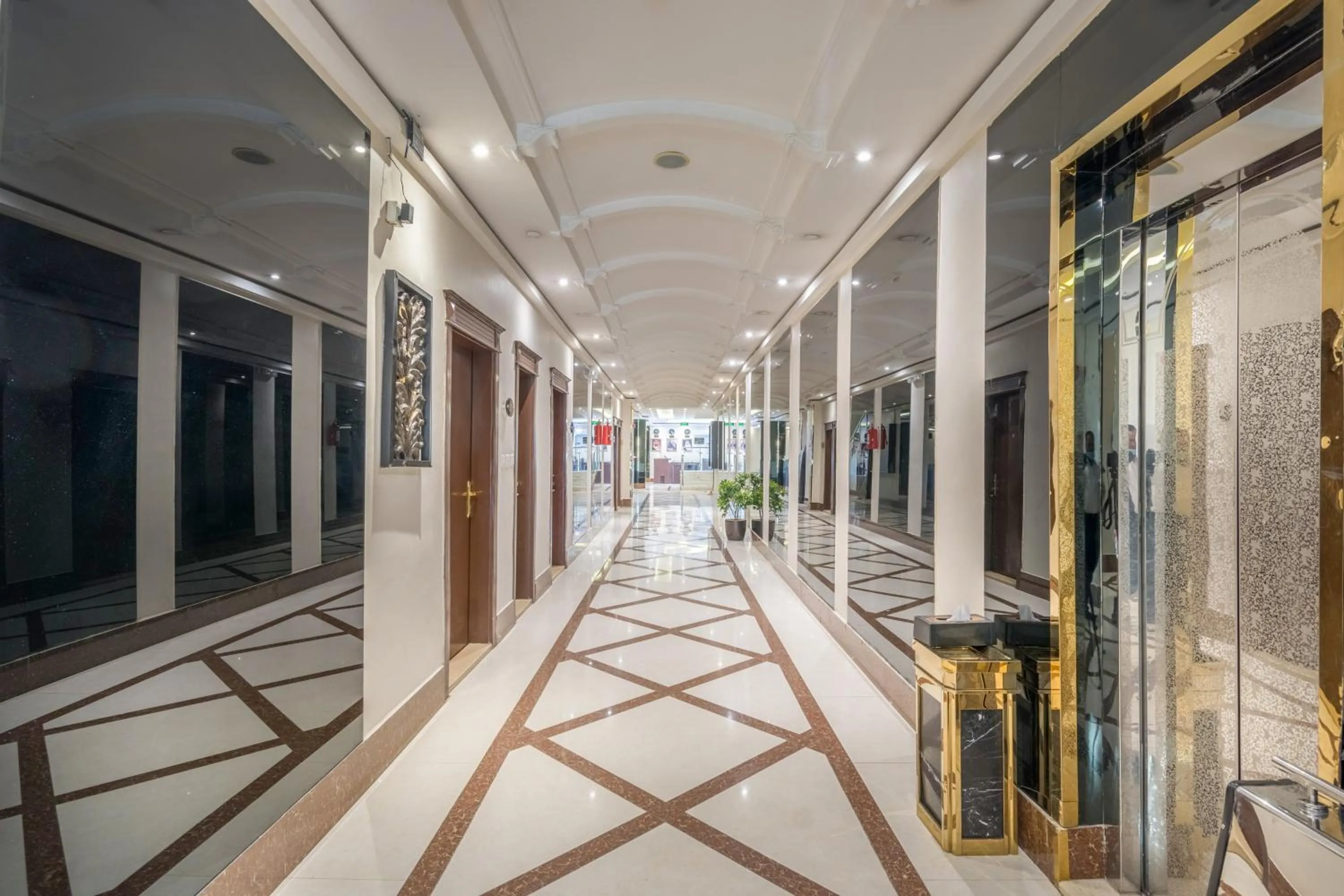 Lobby or reception in Al Muhaidb Residence SWIDI 24