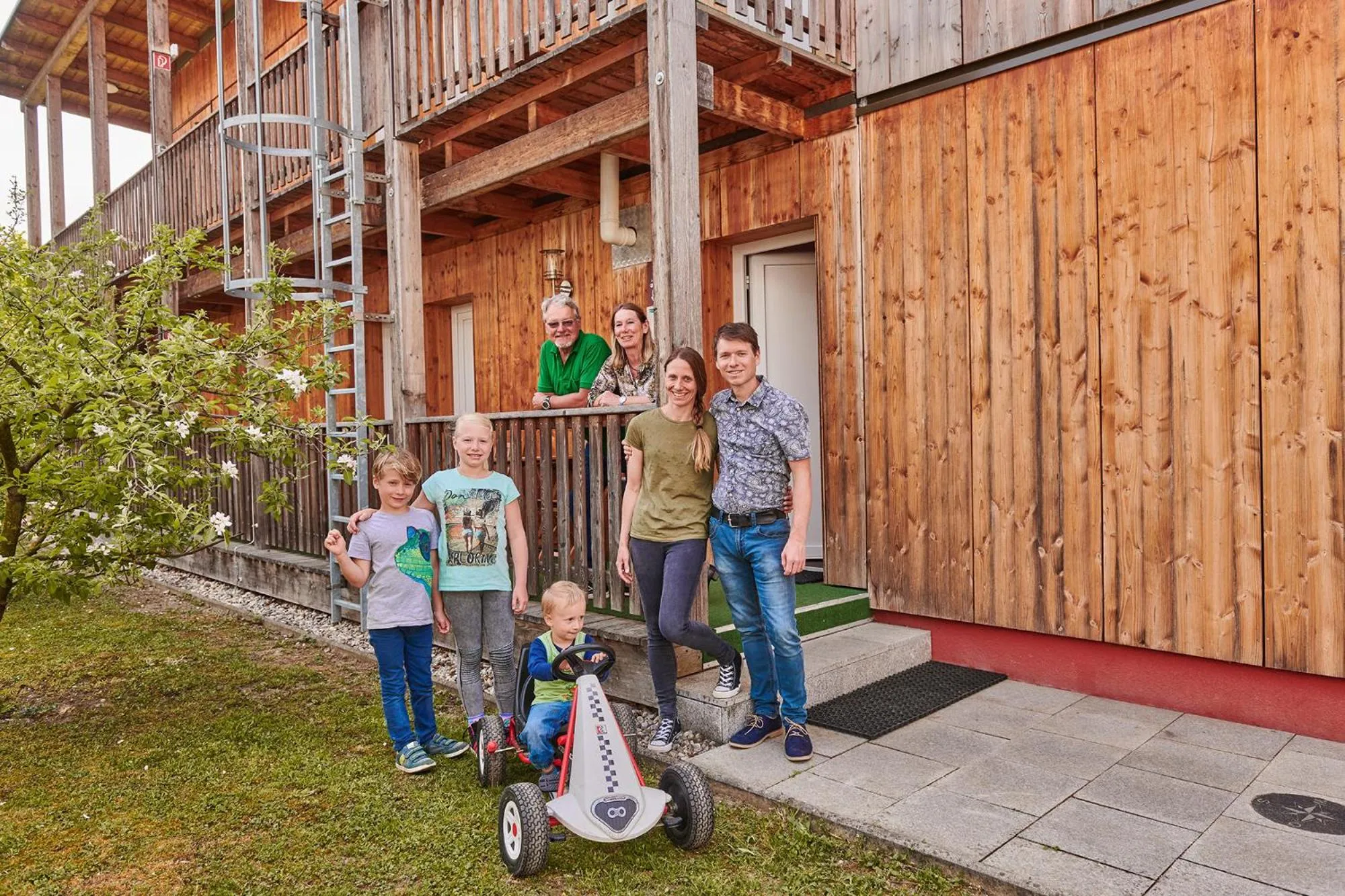 Facade/entrance in Gästehaus Aquilin