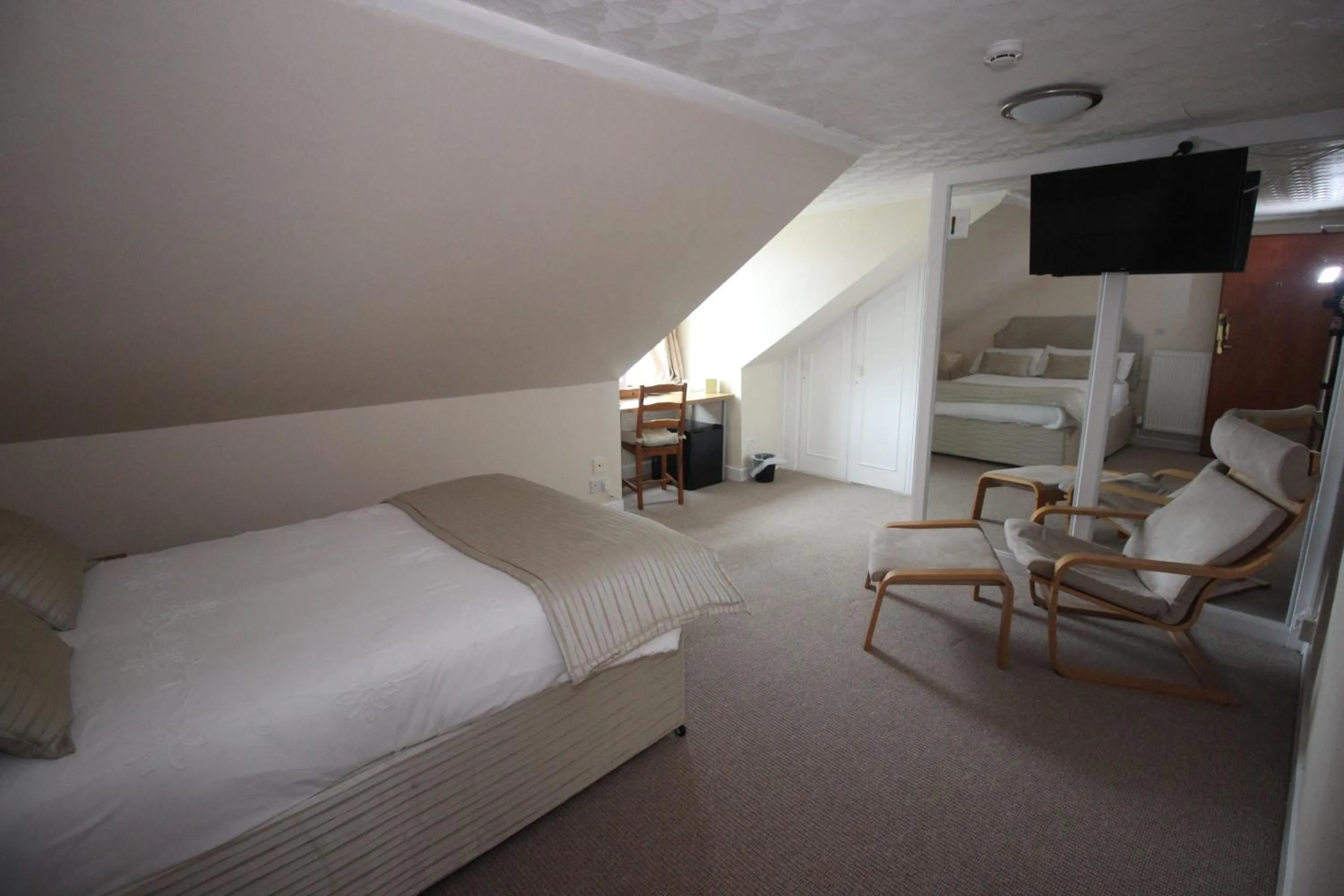 TV/Entertainment Center in The Southfield Hotel