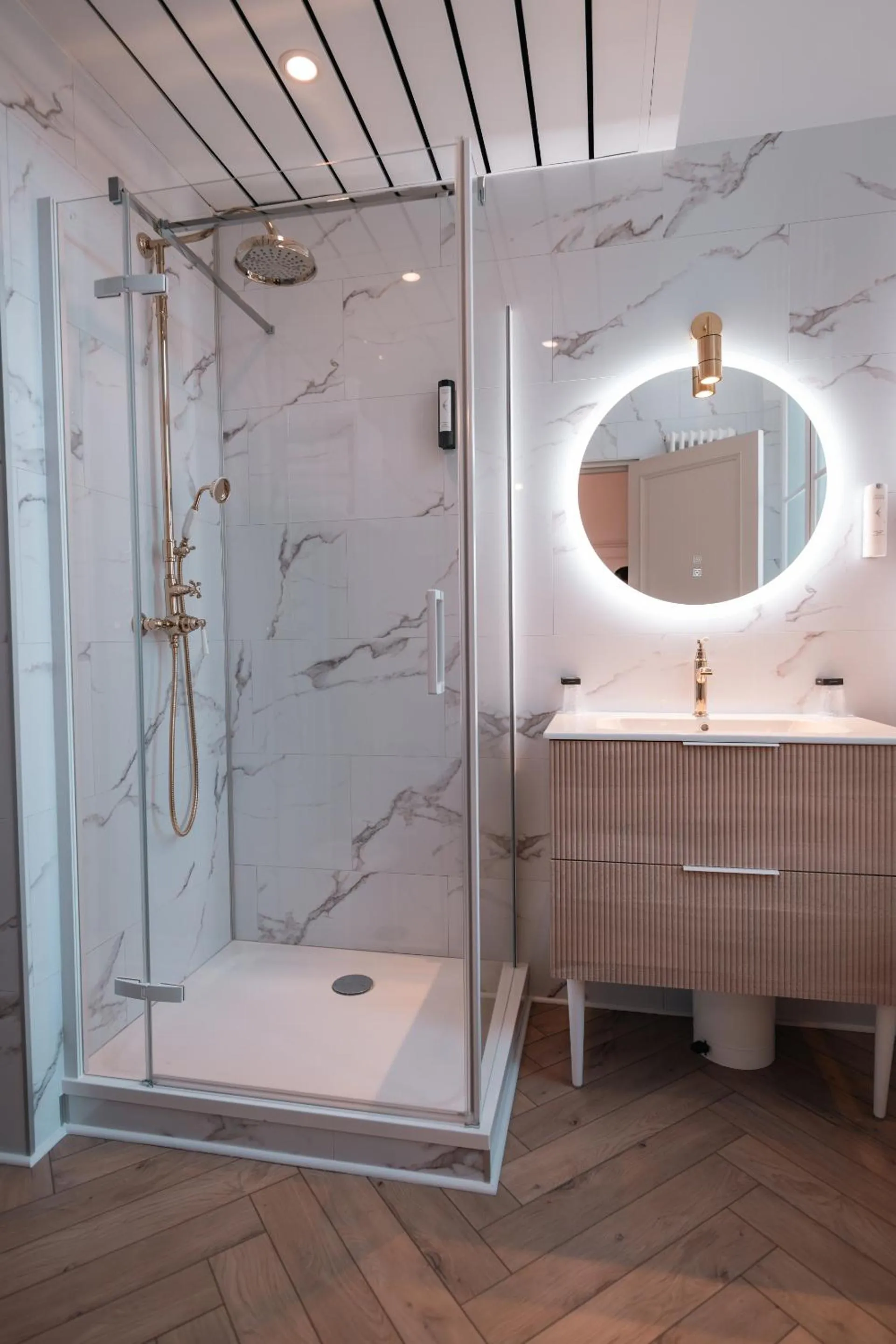 Bathroom in Hotel Castel Jeanson