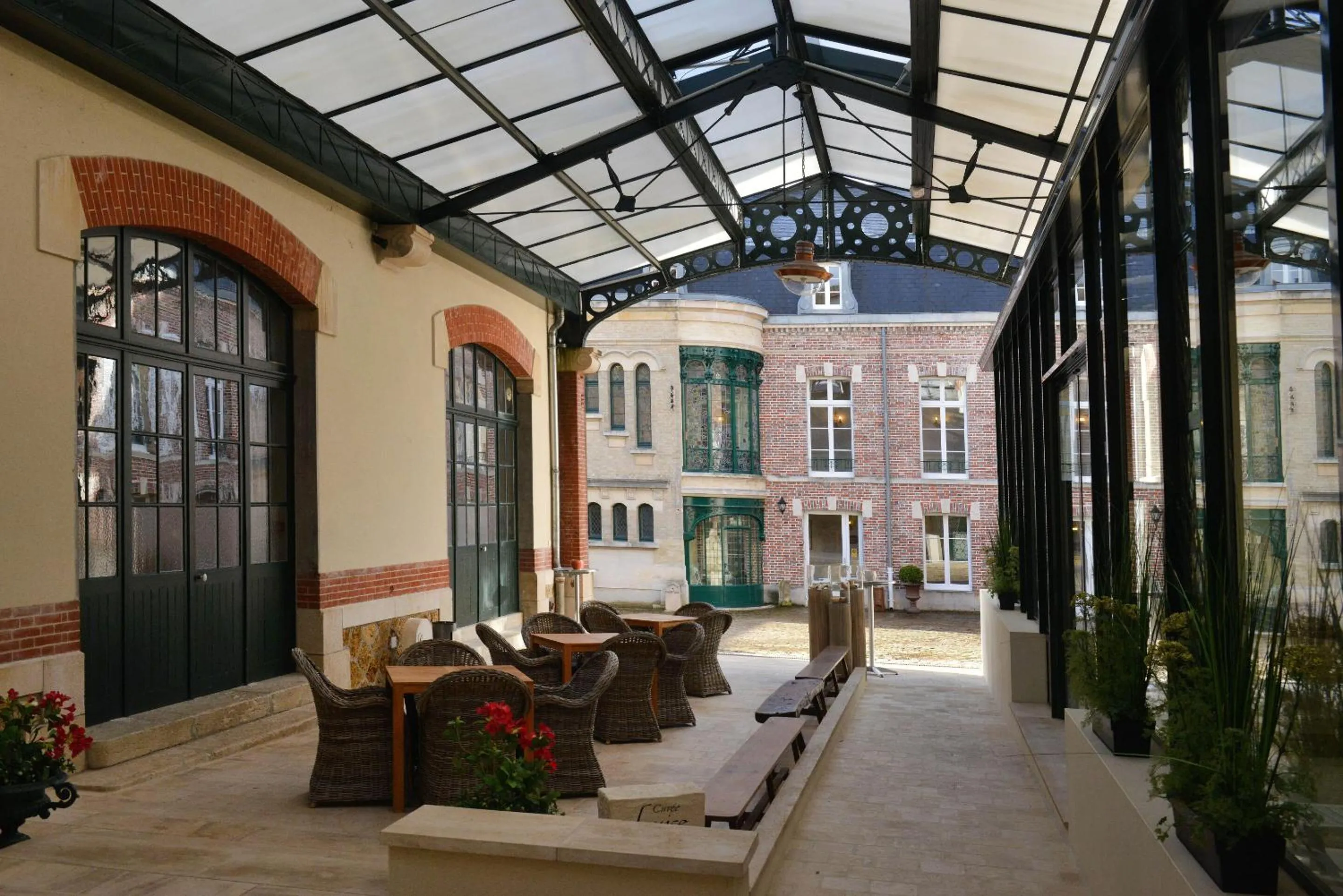 Patio in Hotel Castel Jeanson