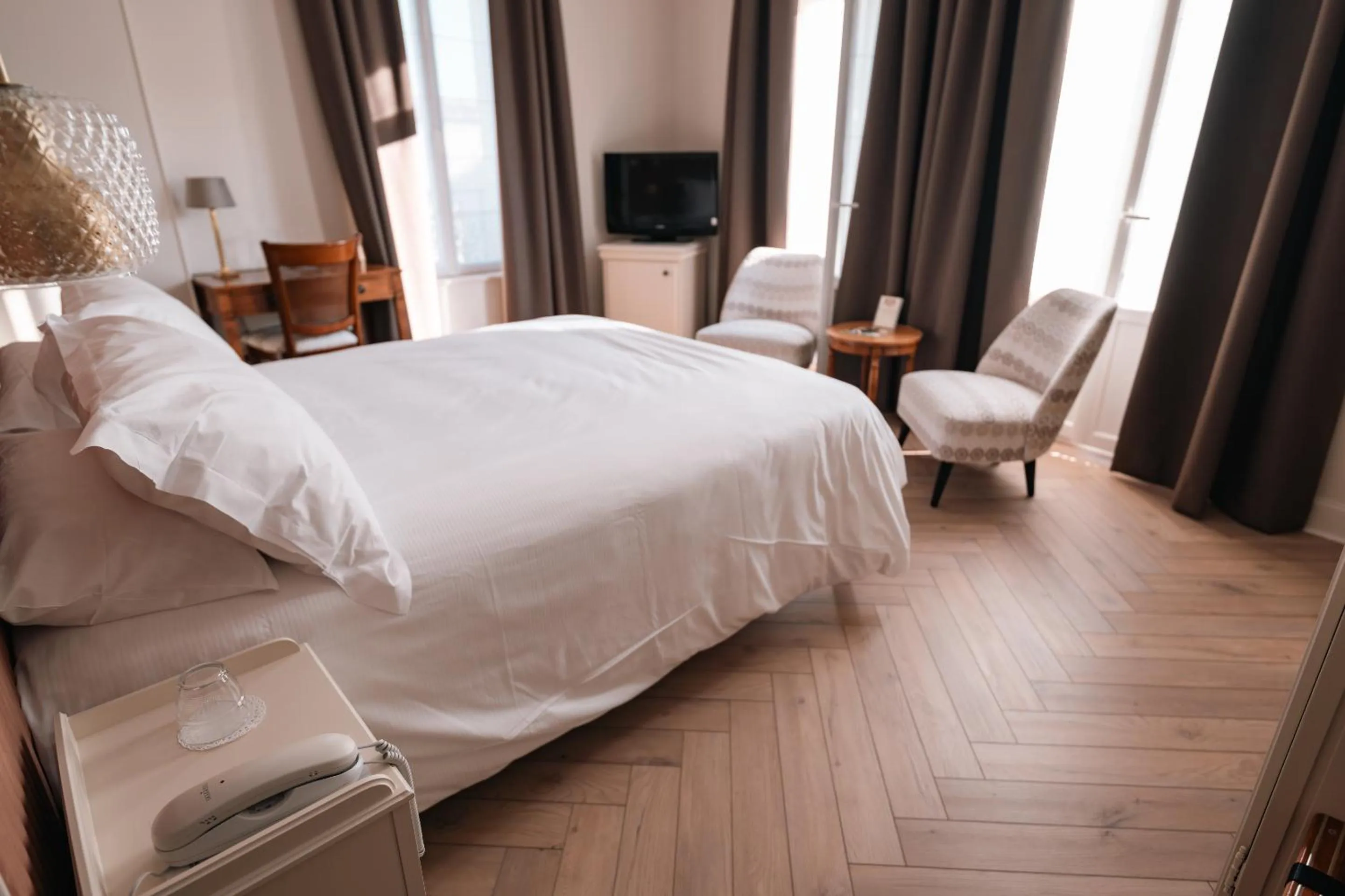 Bedroom, Bed in Hotel Castel Jeanson