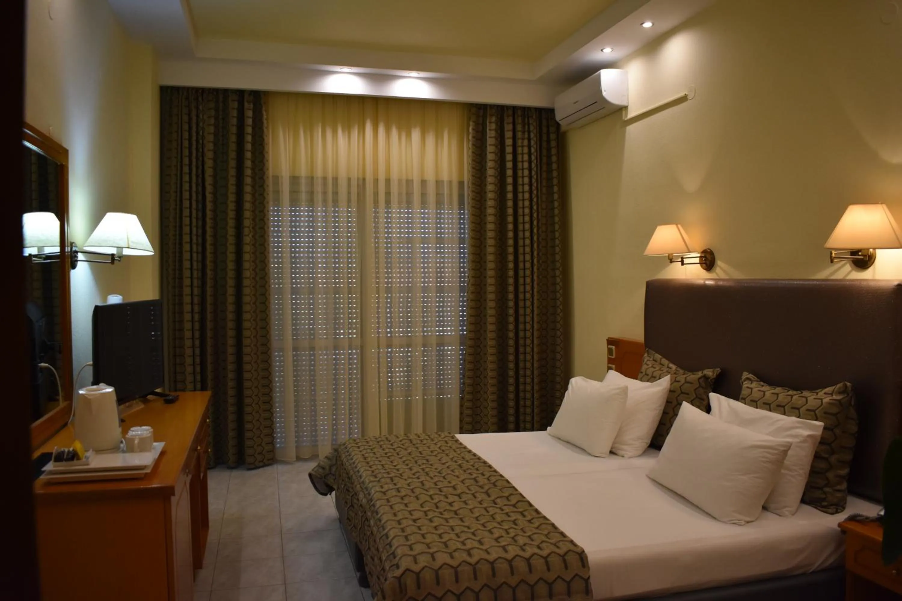 Bed in Hotel Diamantidis