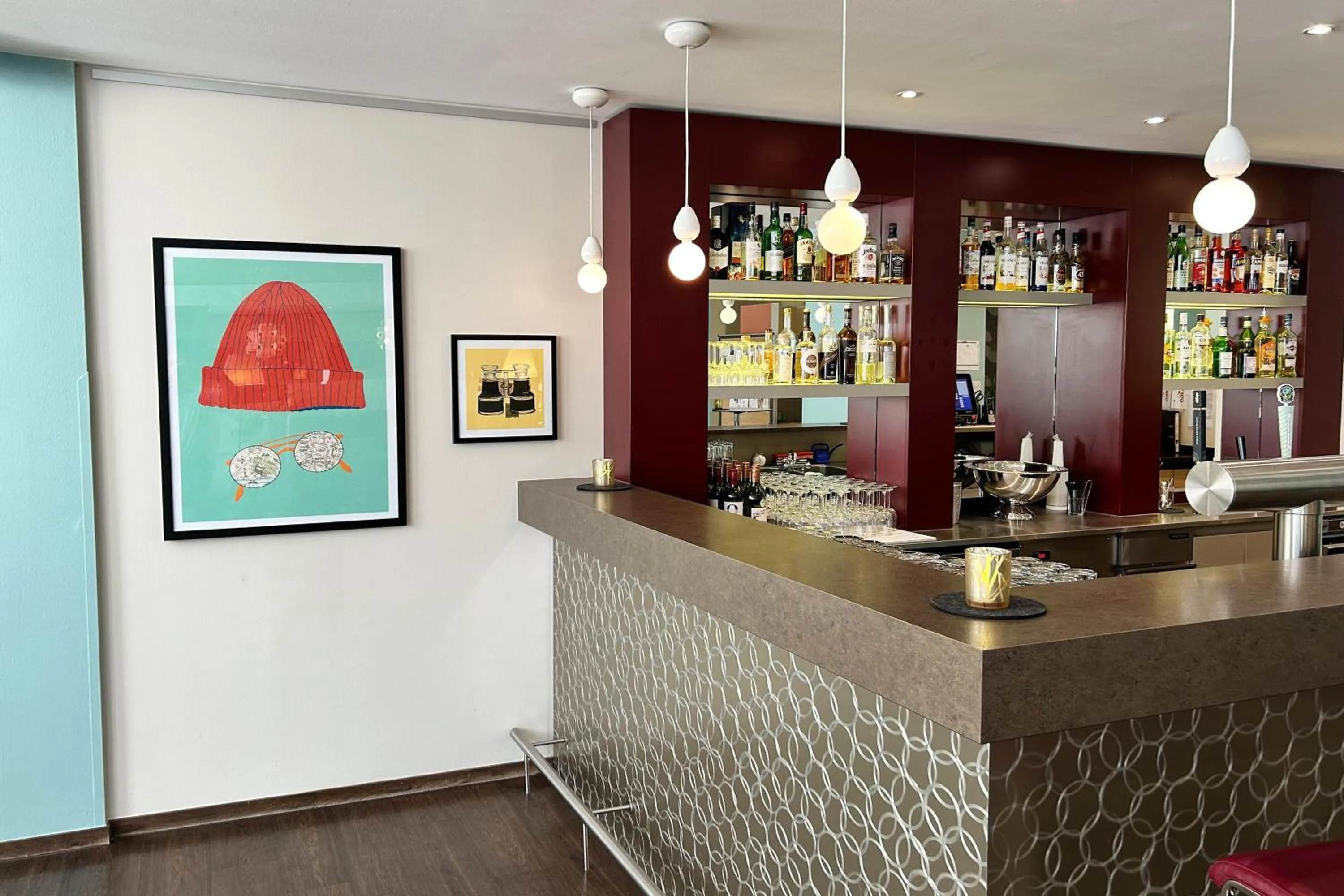 Lounge or bar in Garner Hotel Osnabrück by IHG