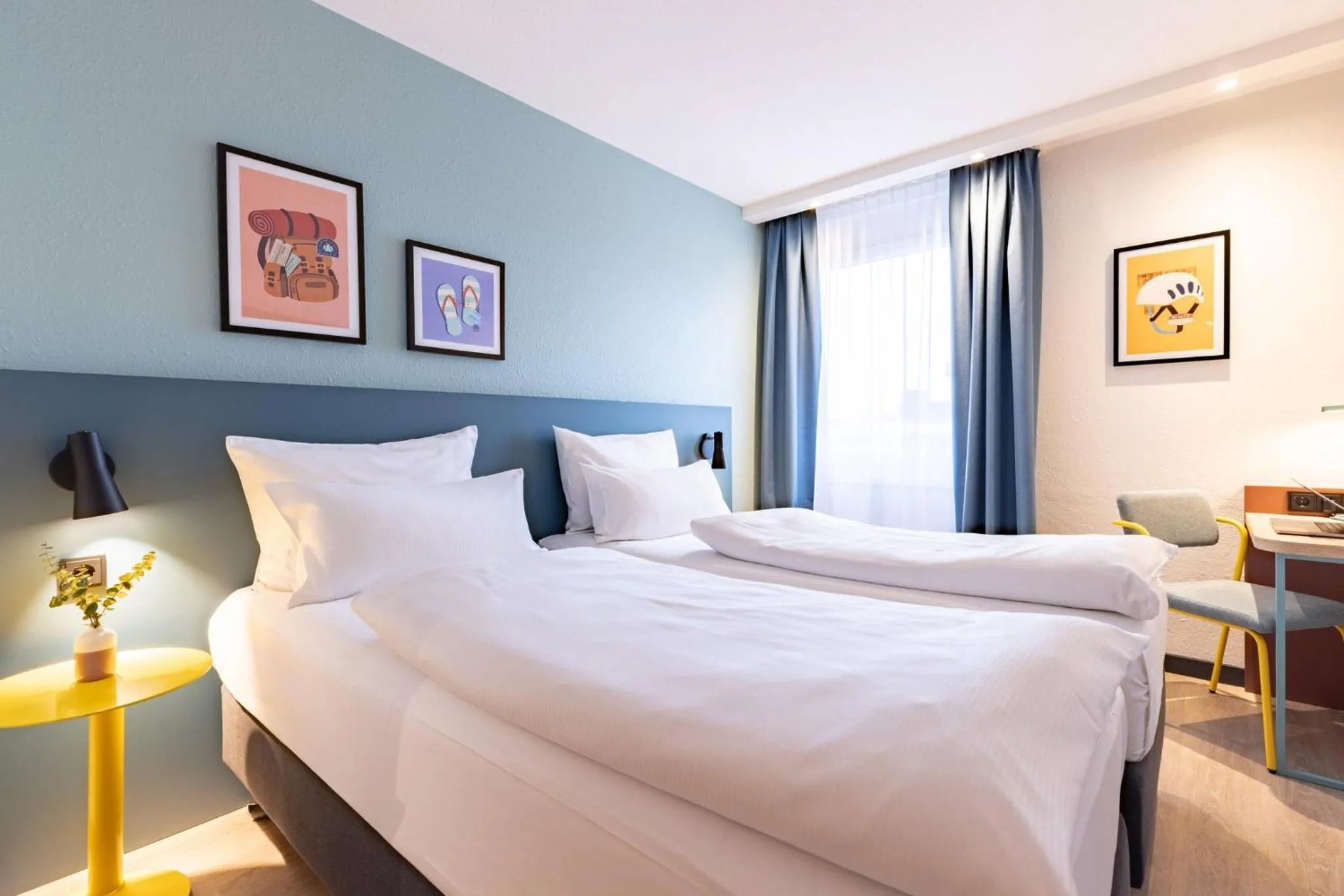 Photo of the whole room, Bed in Garner Hotel Osnabrück by IHG