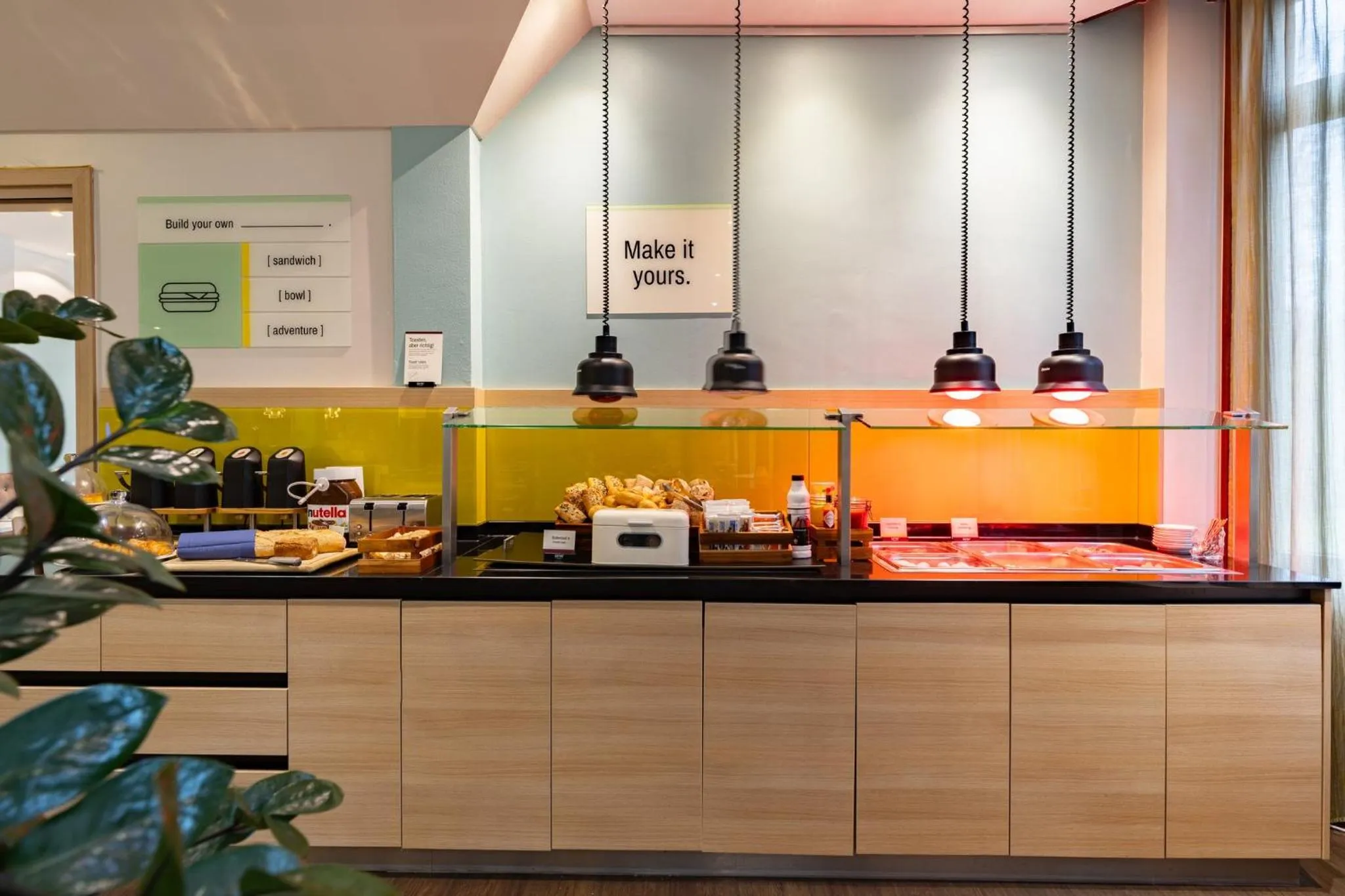 Restaurant/places to eat in Garner Hotel Osnabrück by IHG