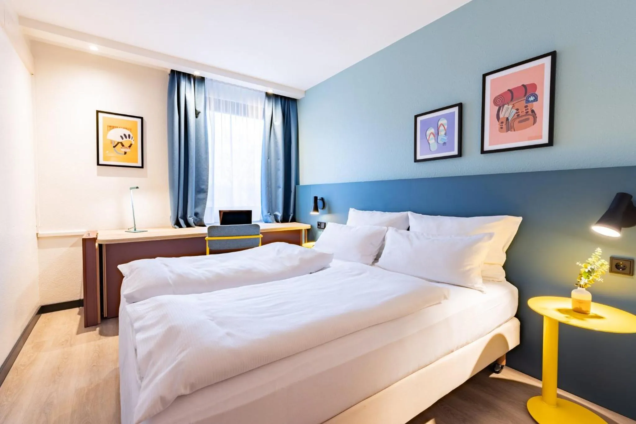 Photo of the whole room, Bed in Garner Hotel Osnabrück by IHG