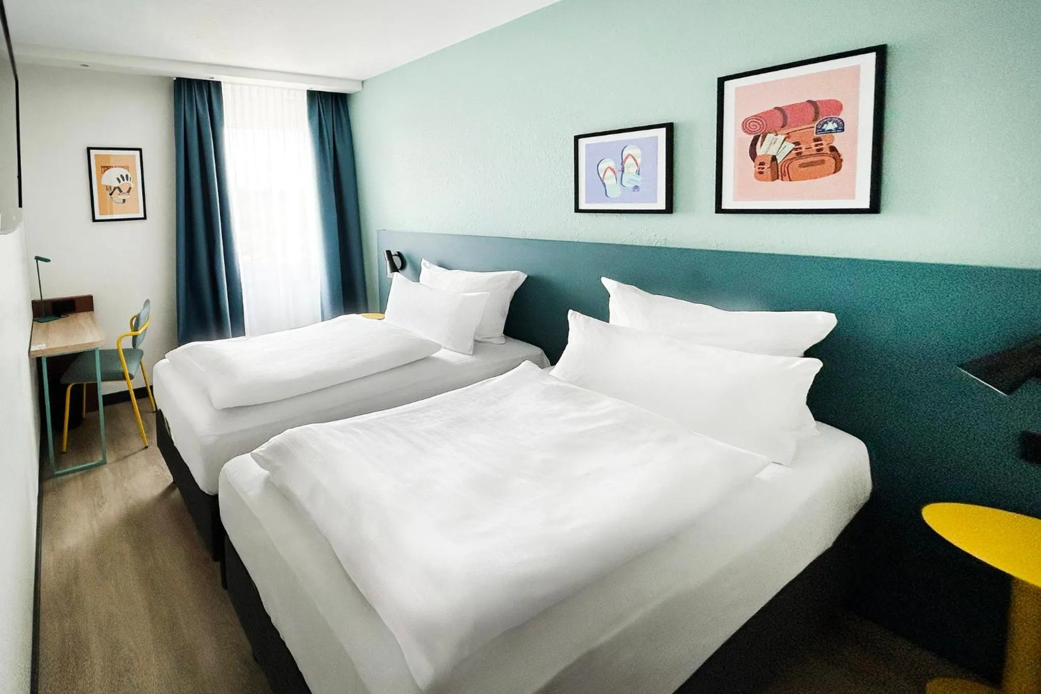 Photo of the whole room, Bed in Garner Hotel Osnabrück by IHG