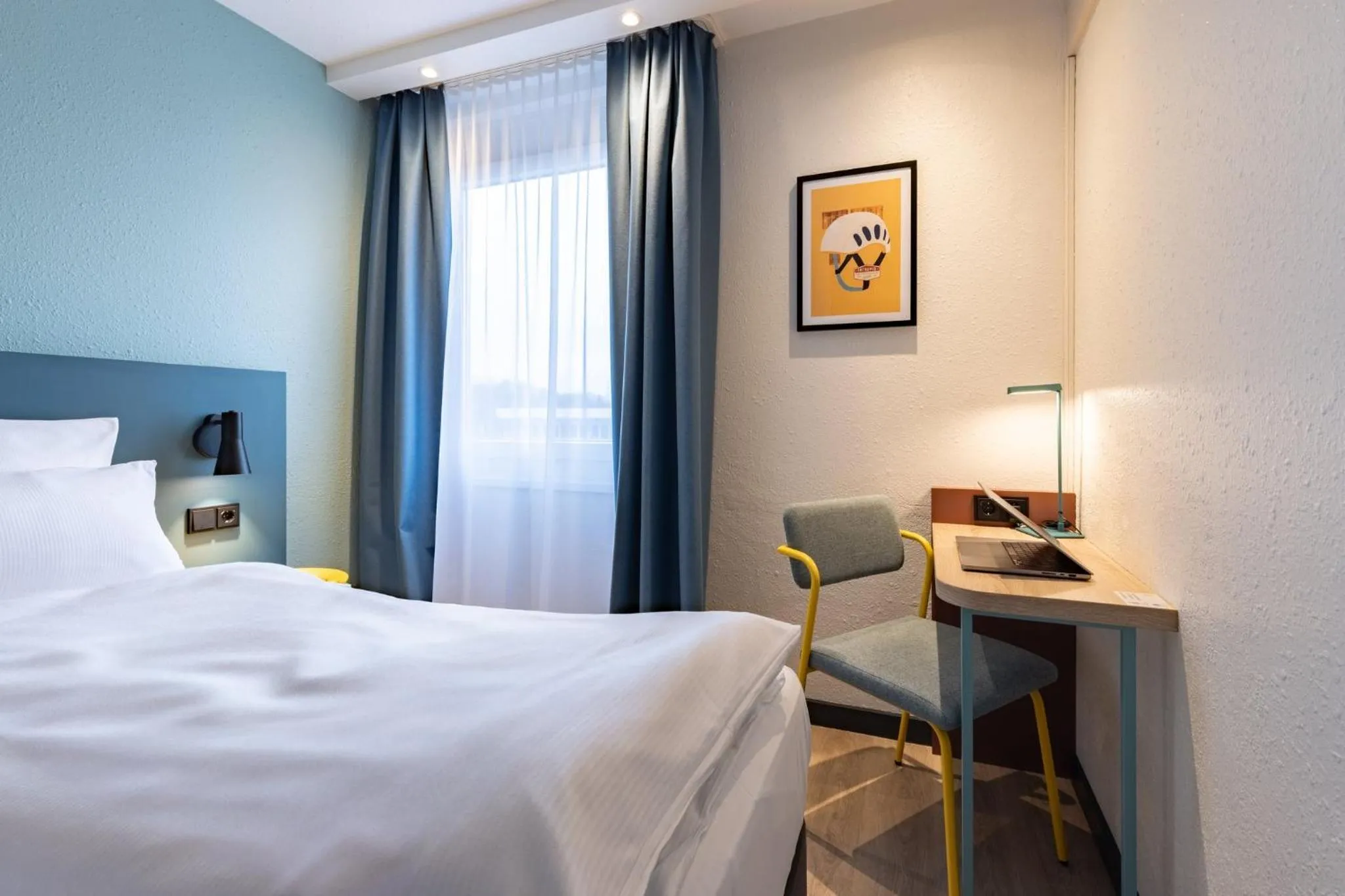 Photo of the whole room, Bed in Garner Hotel Osnabrück by IHG