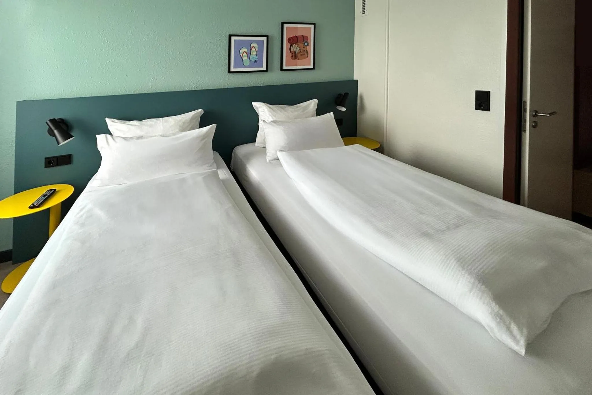 Photo of the whole room, Bed in Garner Hotel Osnabrück by IHG