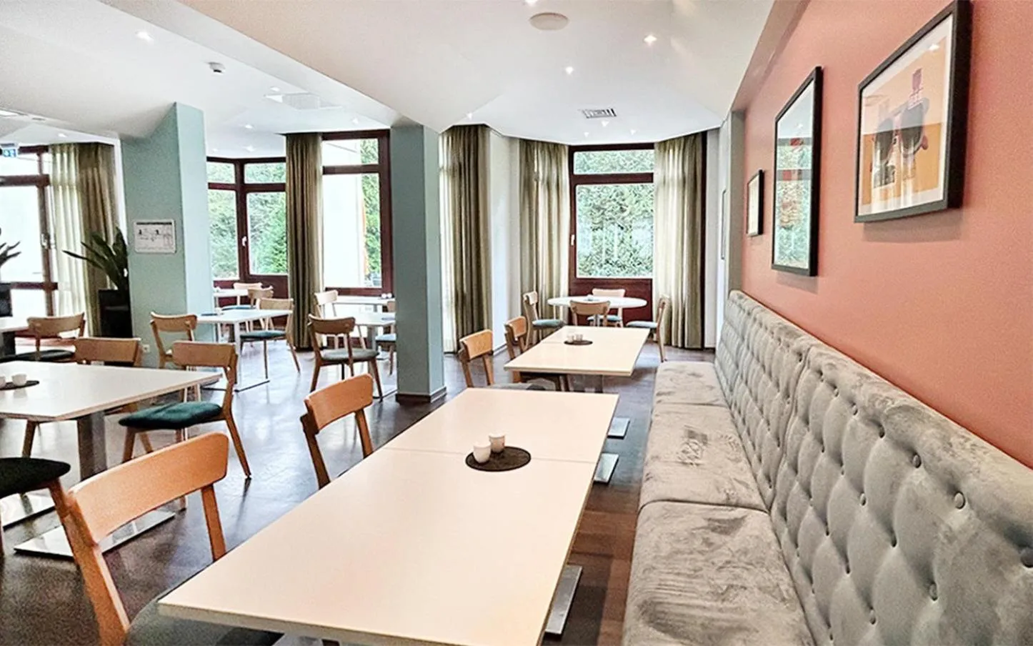 Breakfast in Garner Hotel Osnabrück by IHG