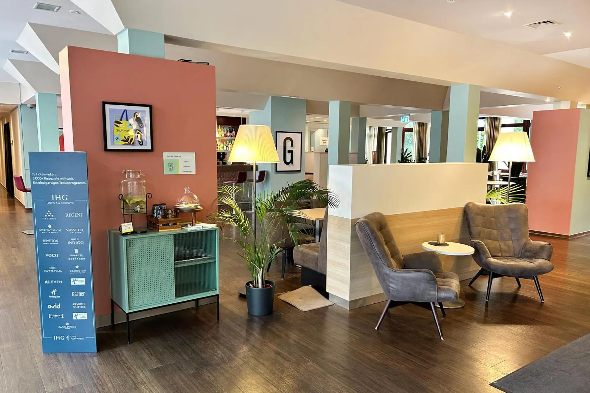 Lobby or reception in Garner Hotel Osnabrück by IHG